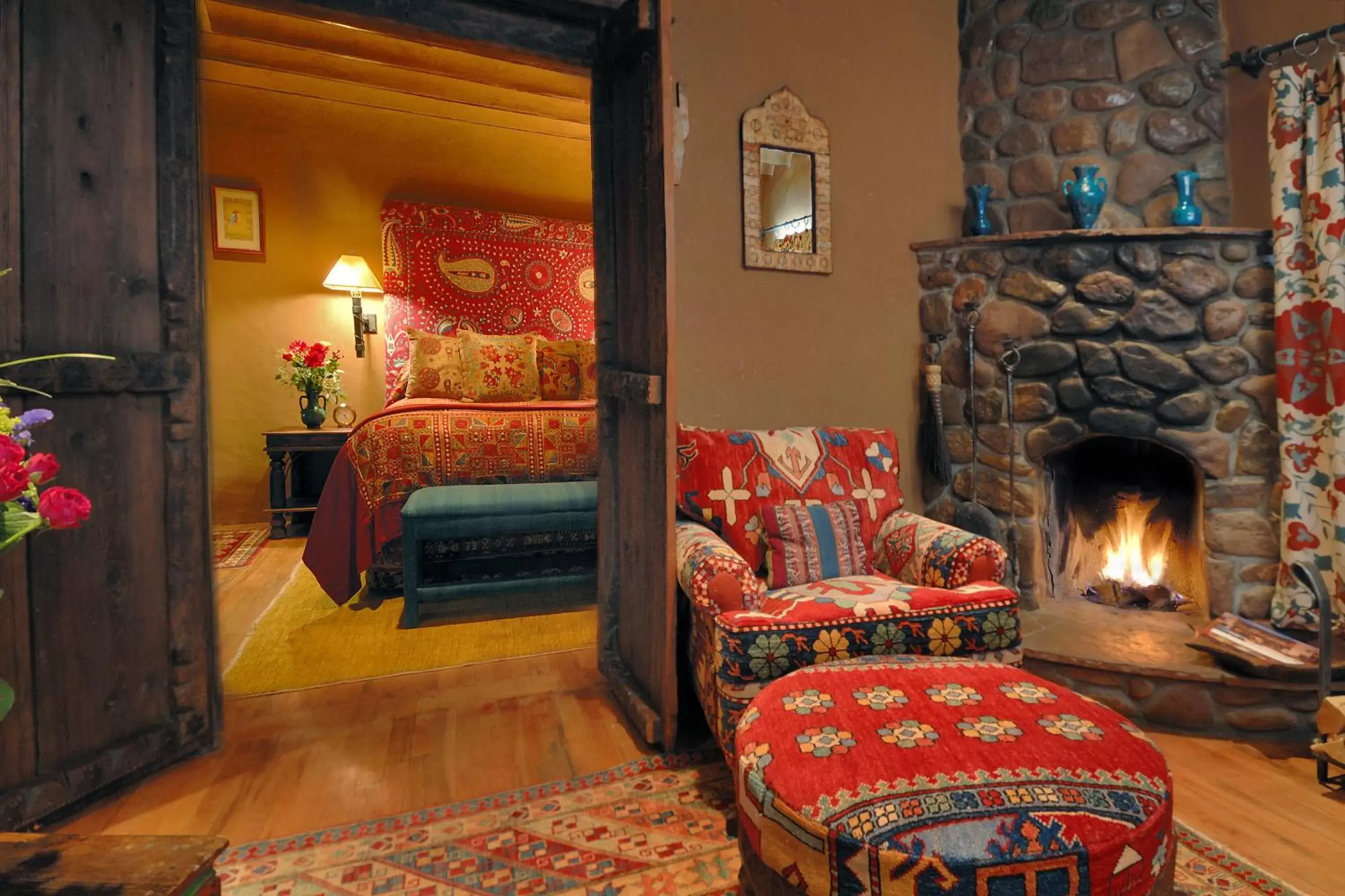 Living room, Bed in The Inn of Five Graces