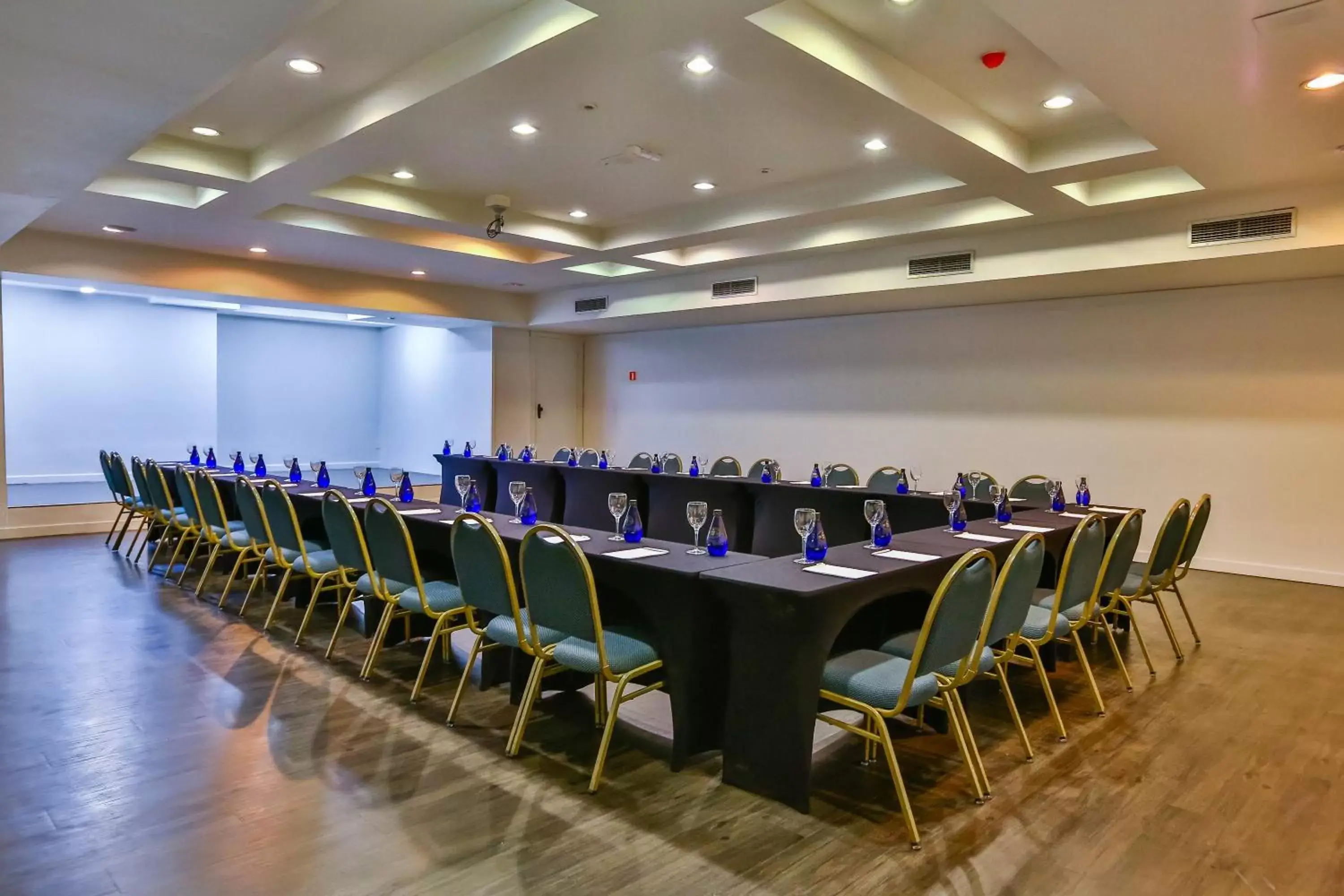 Business facilities in Grand Mercure Curitiba Rayon