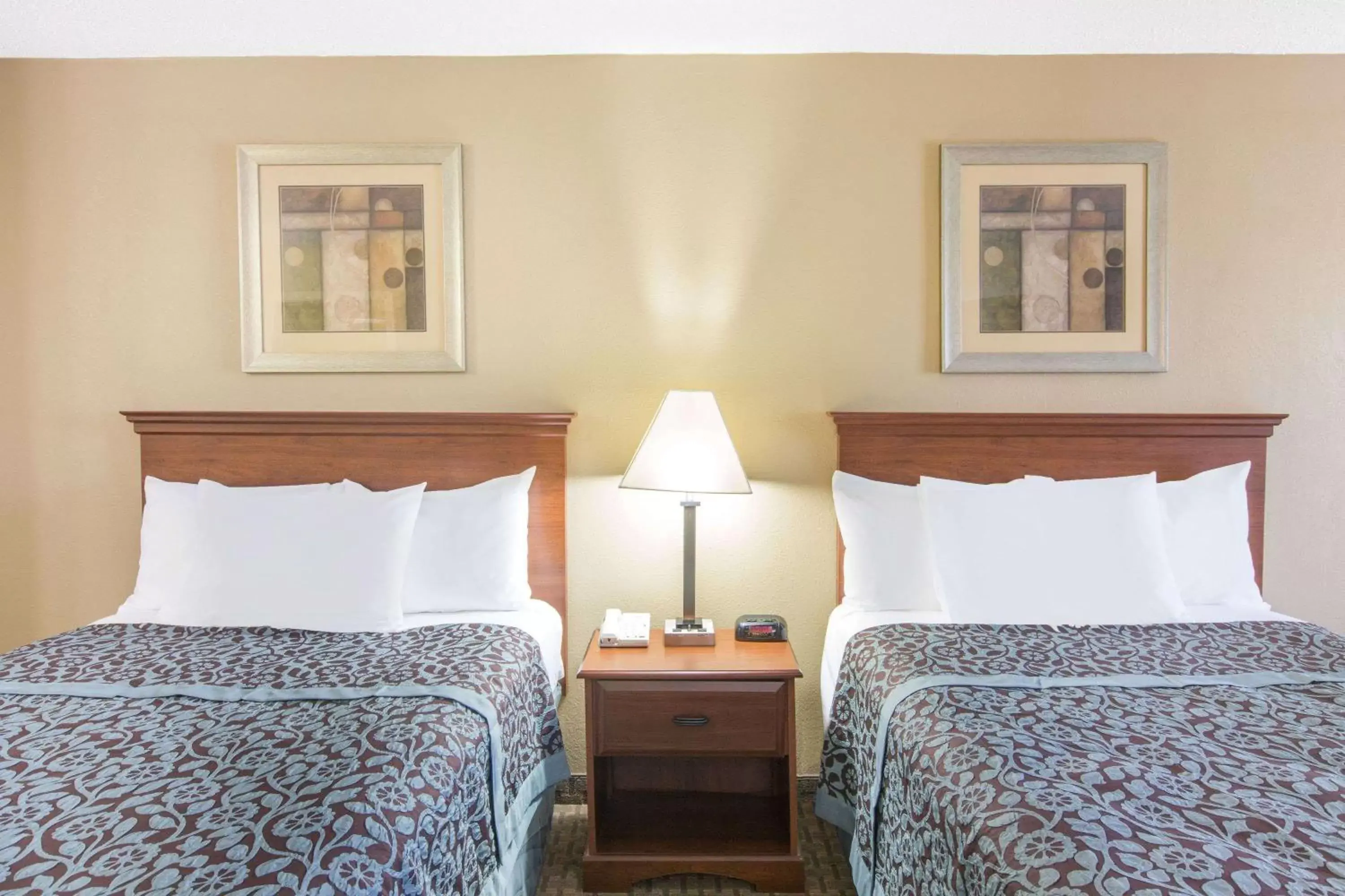 Photo of the whole room, Bed in Days Inn by Wyndham Ripley Photo of the whole room, Bed in Days Inn by Wyndham Ripley