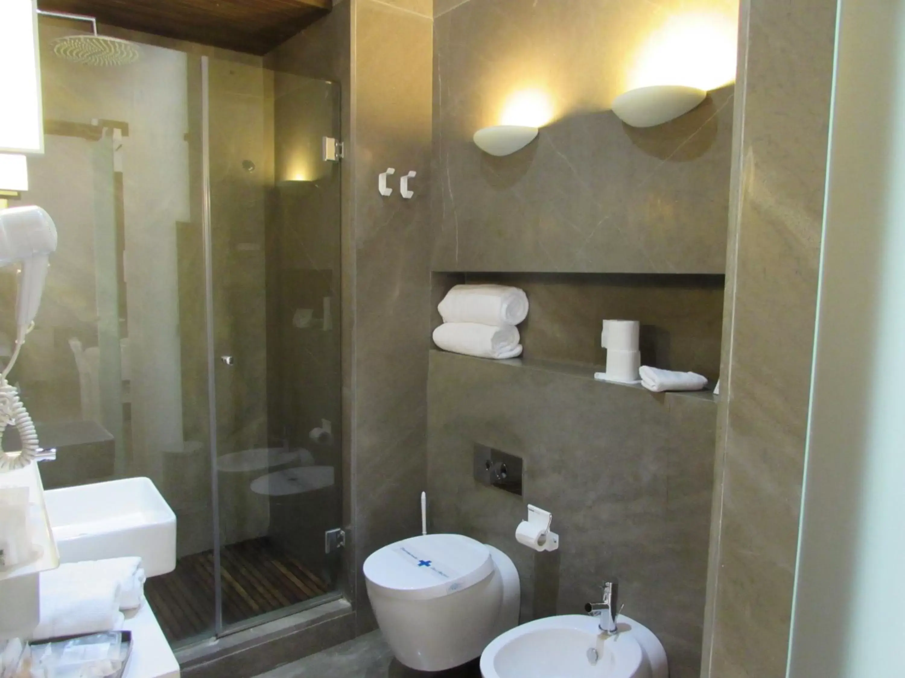 Shower, Bathroom in Shine Albayzín