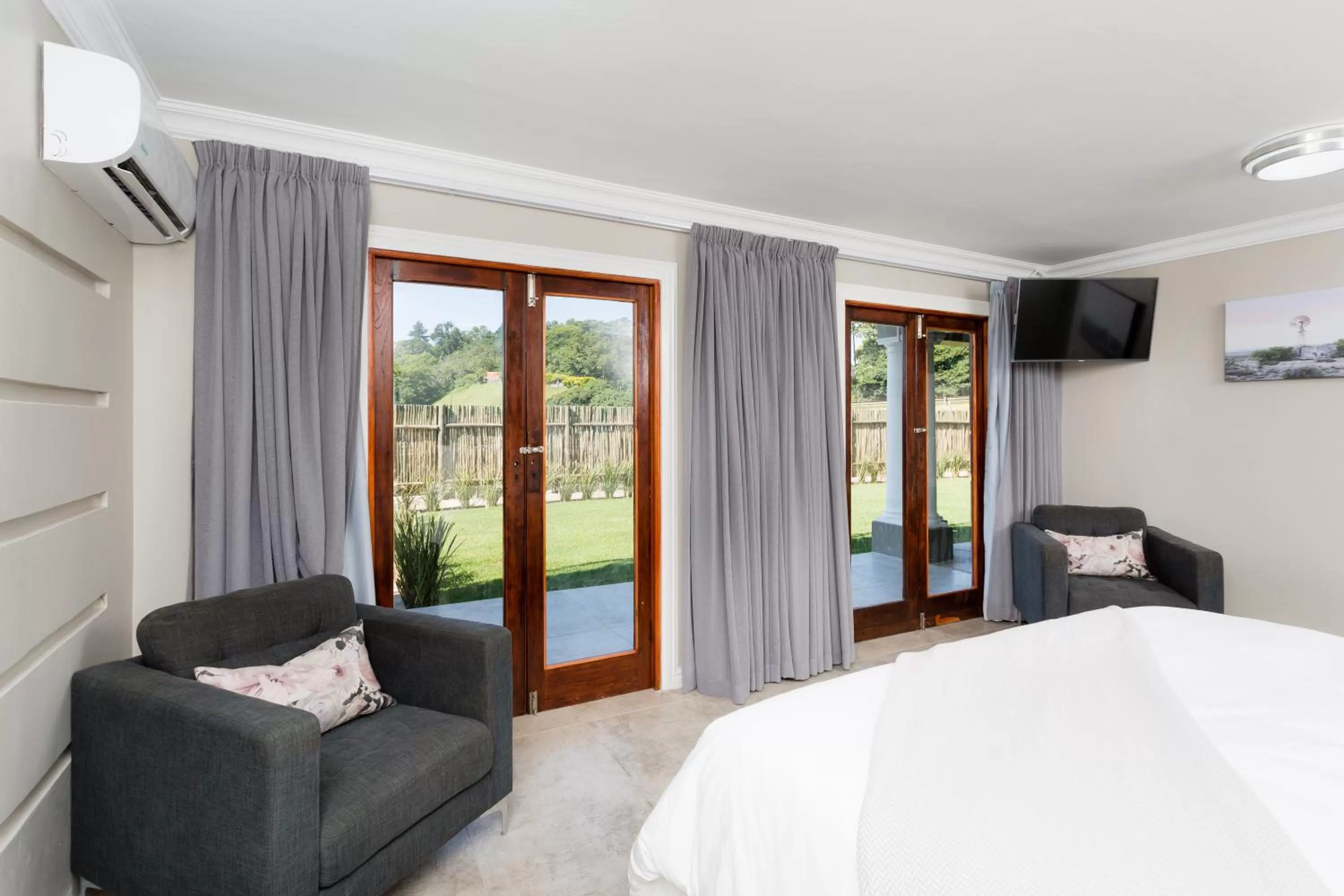 Bedroom, Bed in The Gregory