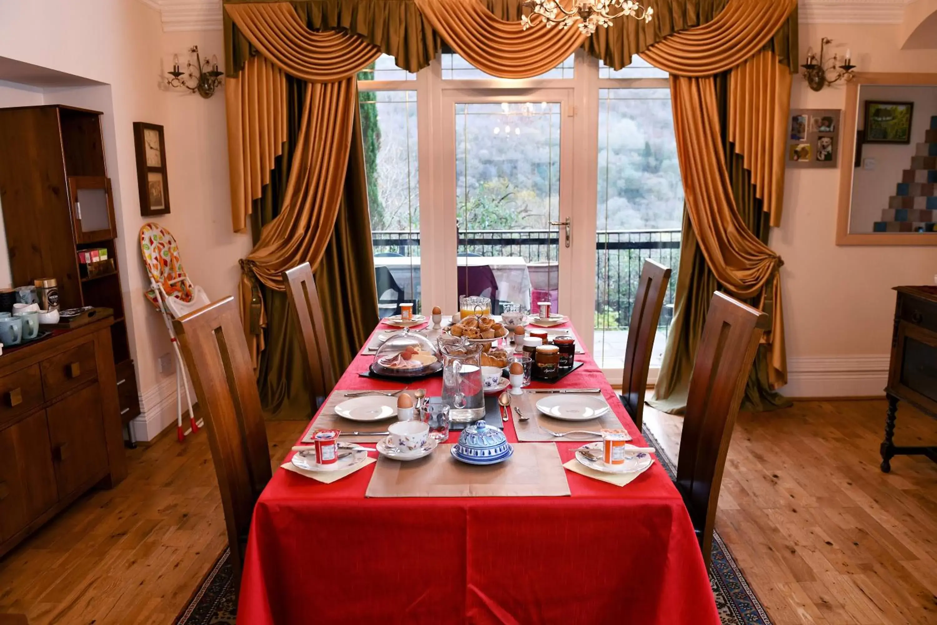 Dining Area in Cilbrwyn