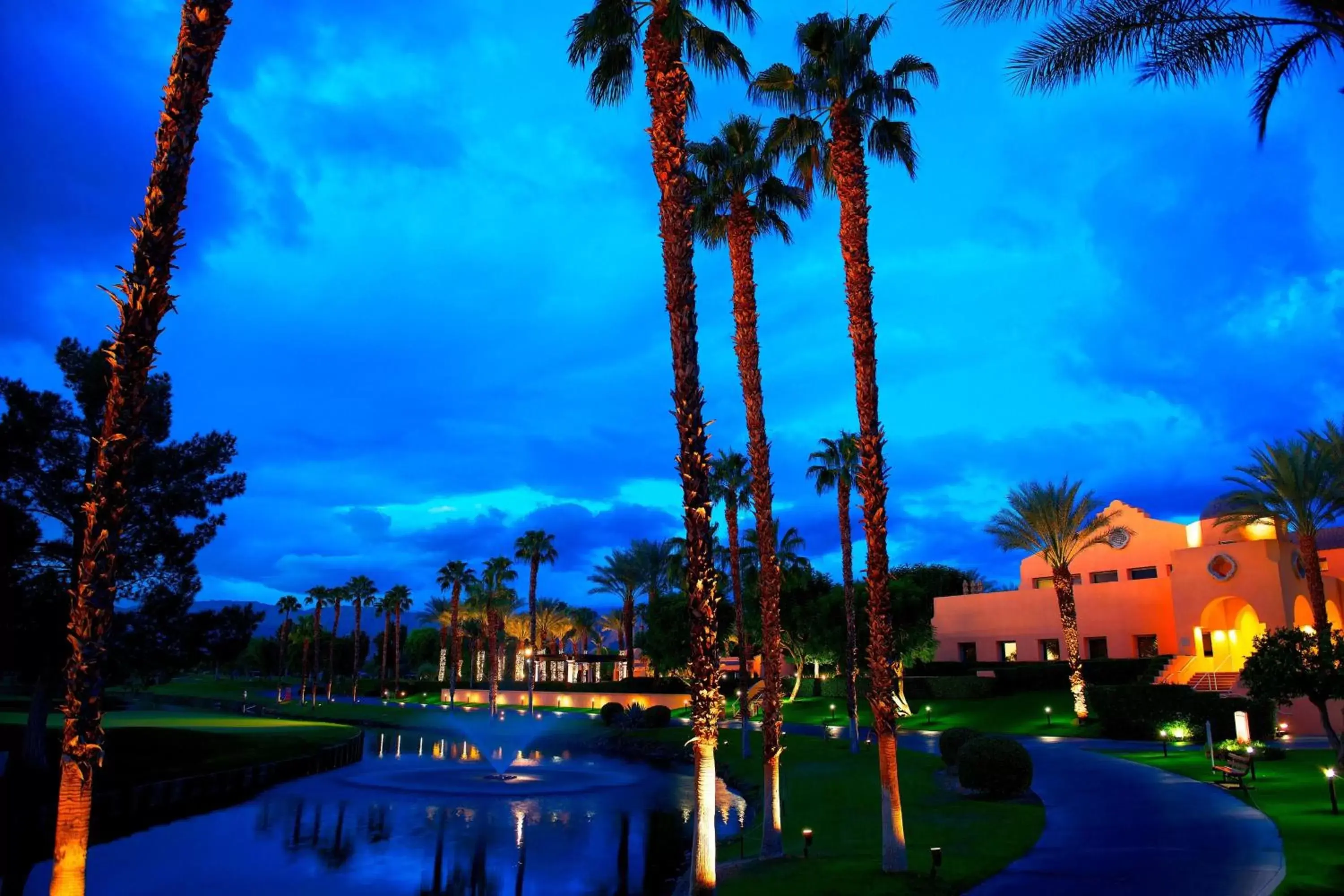 Golfcourse, Swimming Pool in The Westin Rancho Mirage Golf Resort & Spa