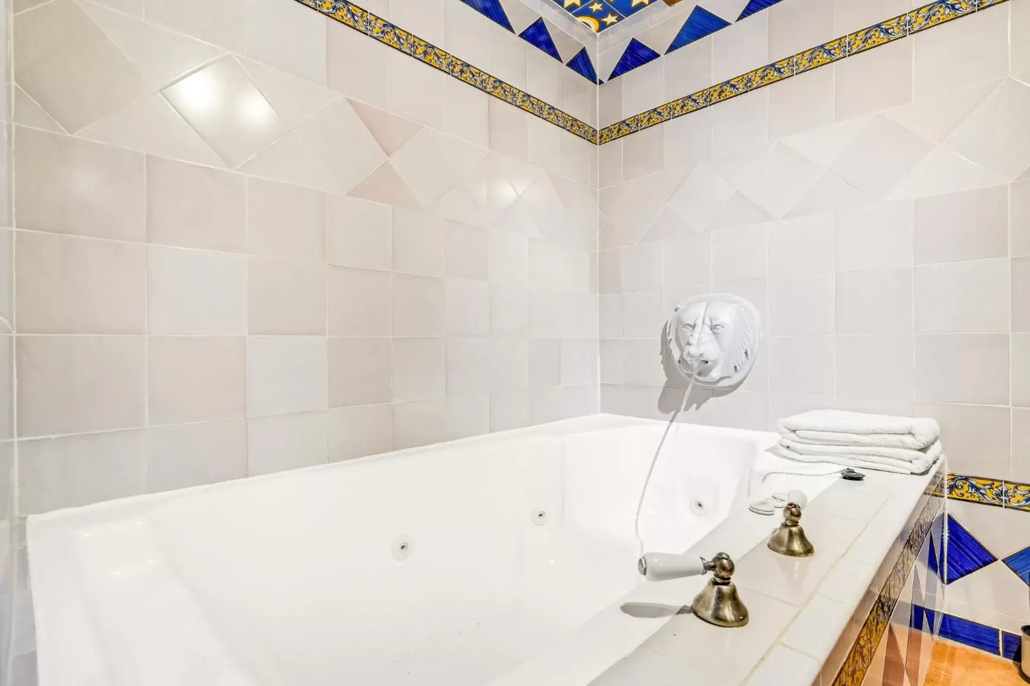 Bathroom in Hotel Castillo de Monda