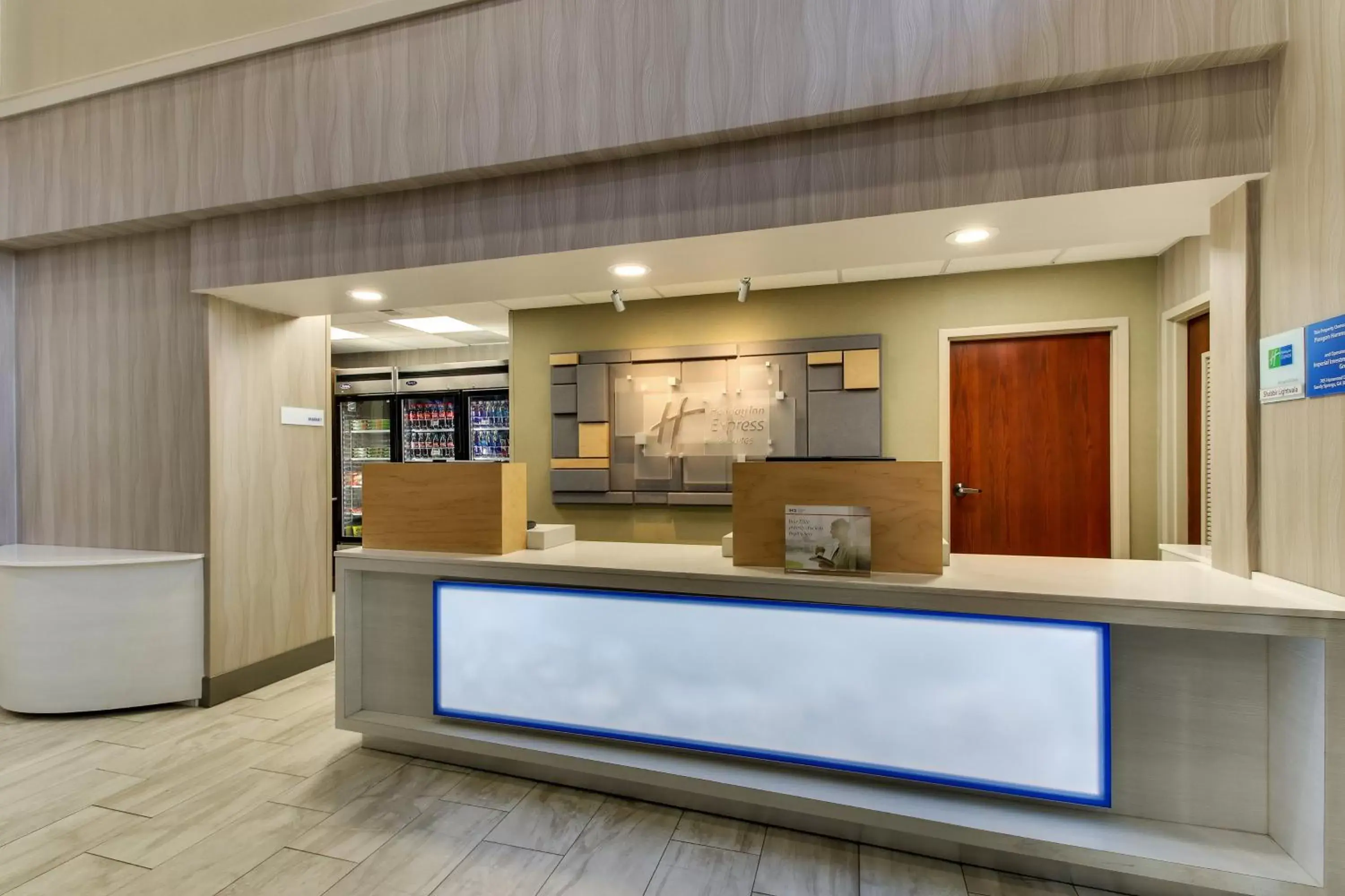 Property building, Lobby/Reception in Holiday Inn Express & Suites Atlanta Perimeter Mall Hotel, an IHG Hotel