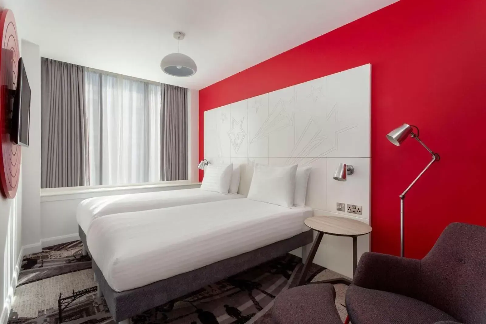 Bed in ibis Styles Glasgow Central