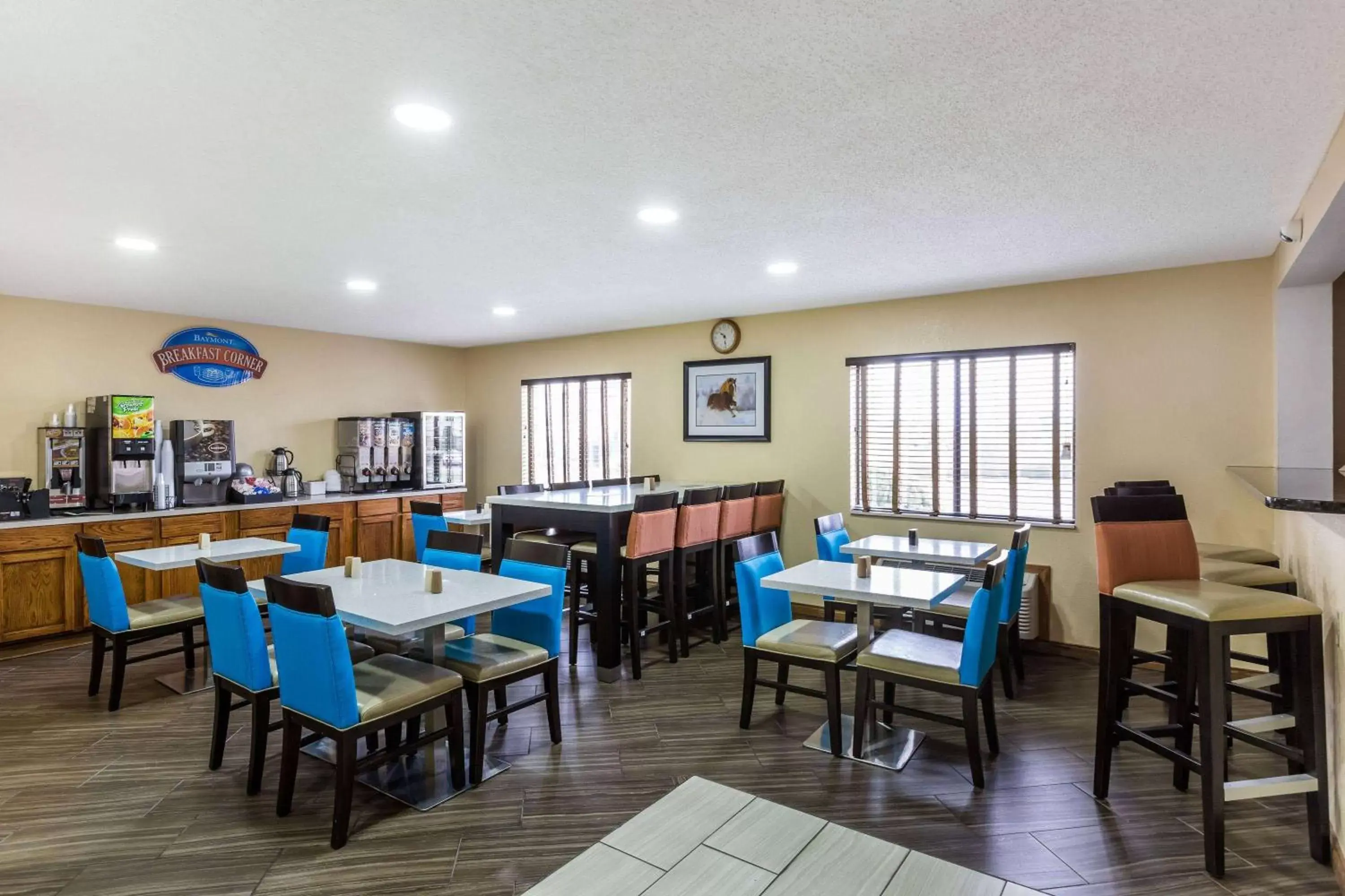 Restaurant/Places to Eat in Baymont by Wyndham Louisville South I 65