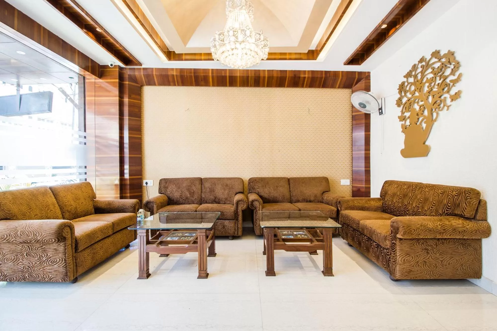 Lobby or reception, Seating Area in FabHotel Royal Villa Hussainpura Chowk