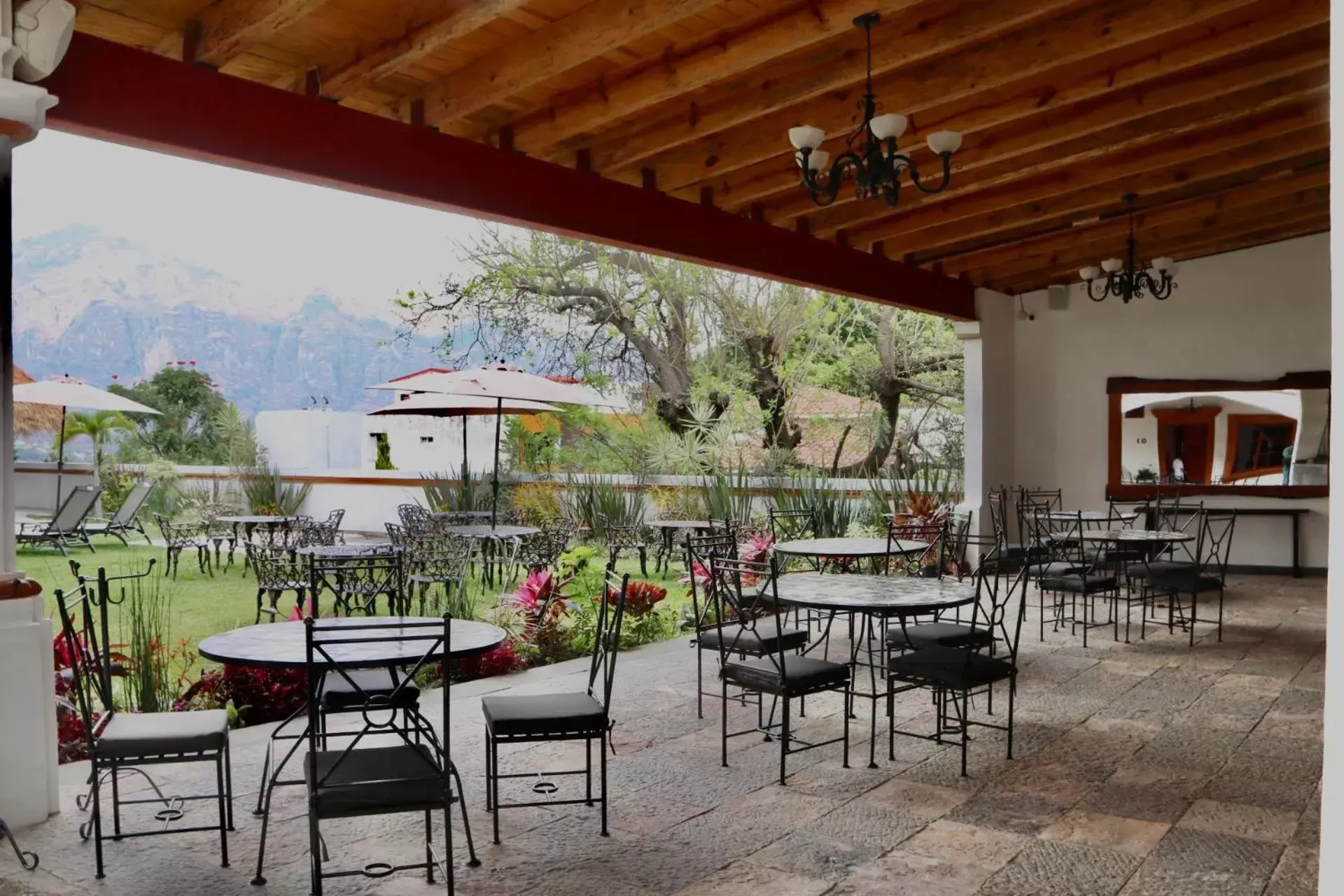 Seating area, Restaurant/Places to Eat in Palacio Del Cobre