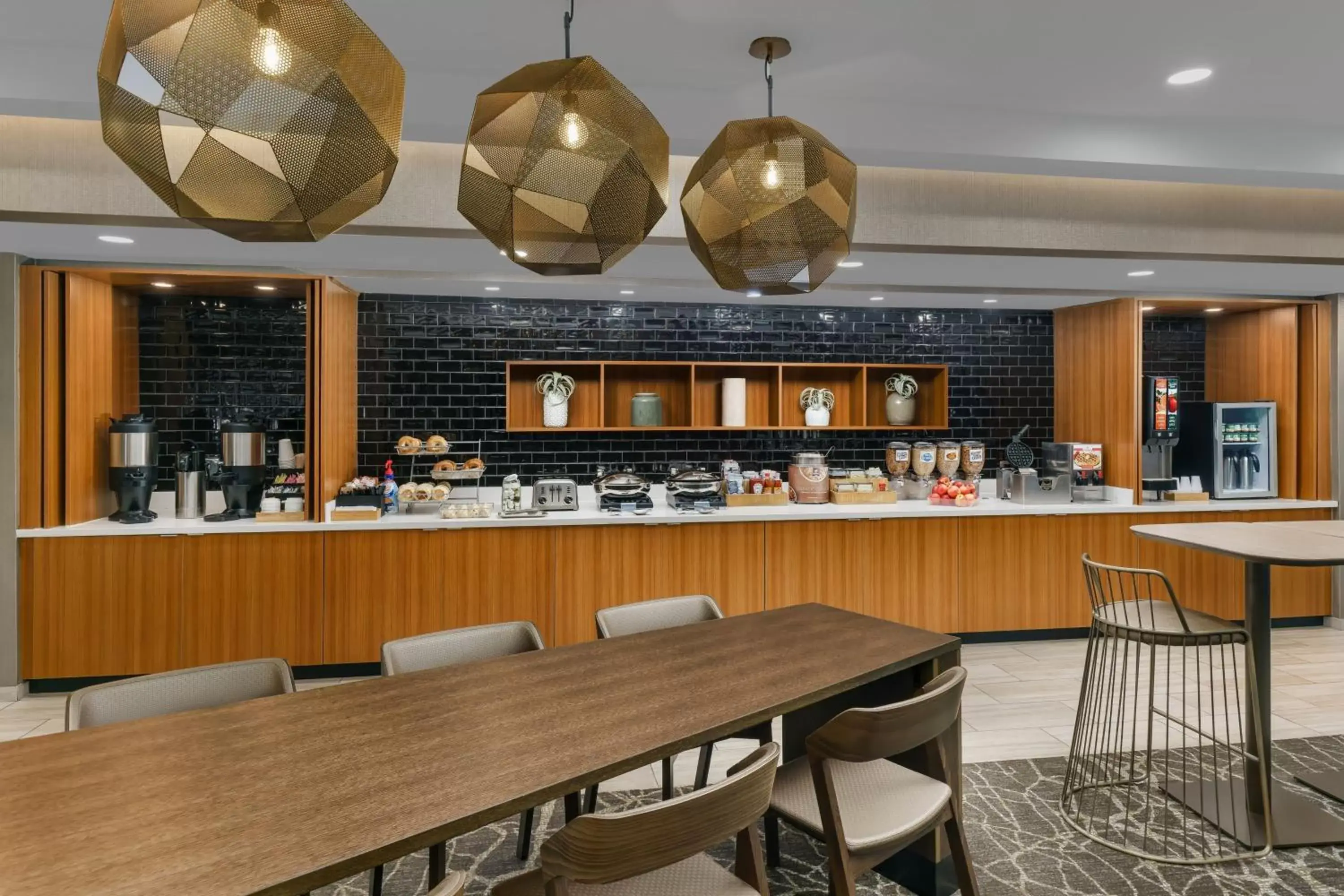 Breakfast, Restaurant/Places to Eat in SpringHill Suites Providence West Warwick