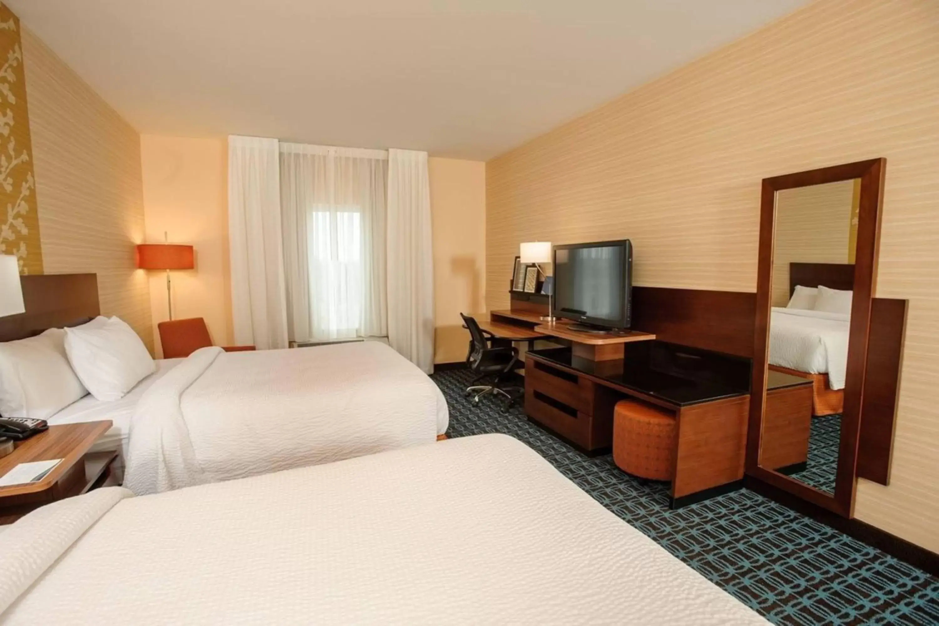 Photo of the whole room, Bed in Fairfield Inn & Suites by Marriott Athens I-65