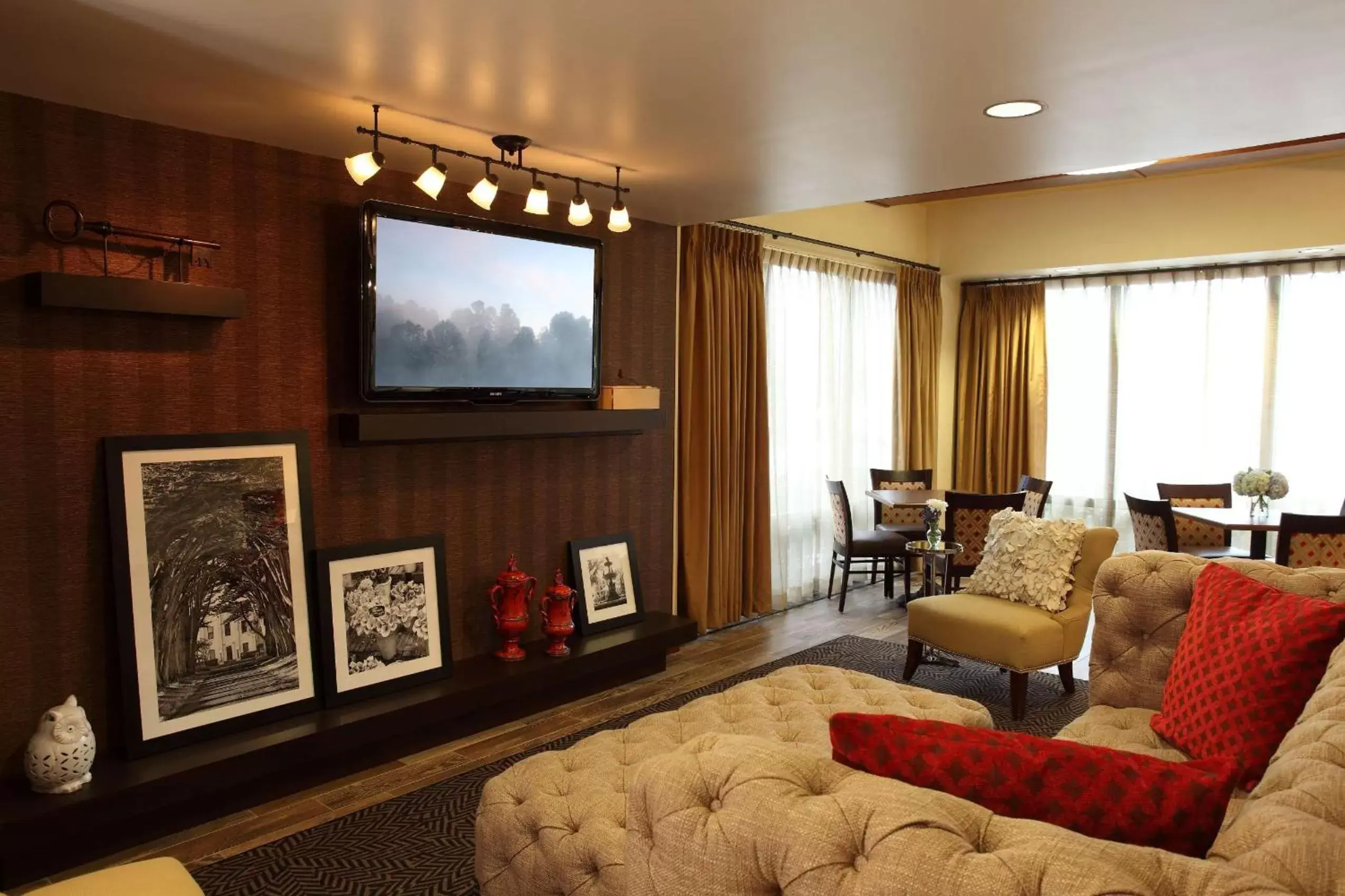 Lobby or reception, TV/Entertainment Center in Hampton Inn Atlanta-Cumberland Mall/Cobb Galleria Area