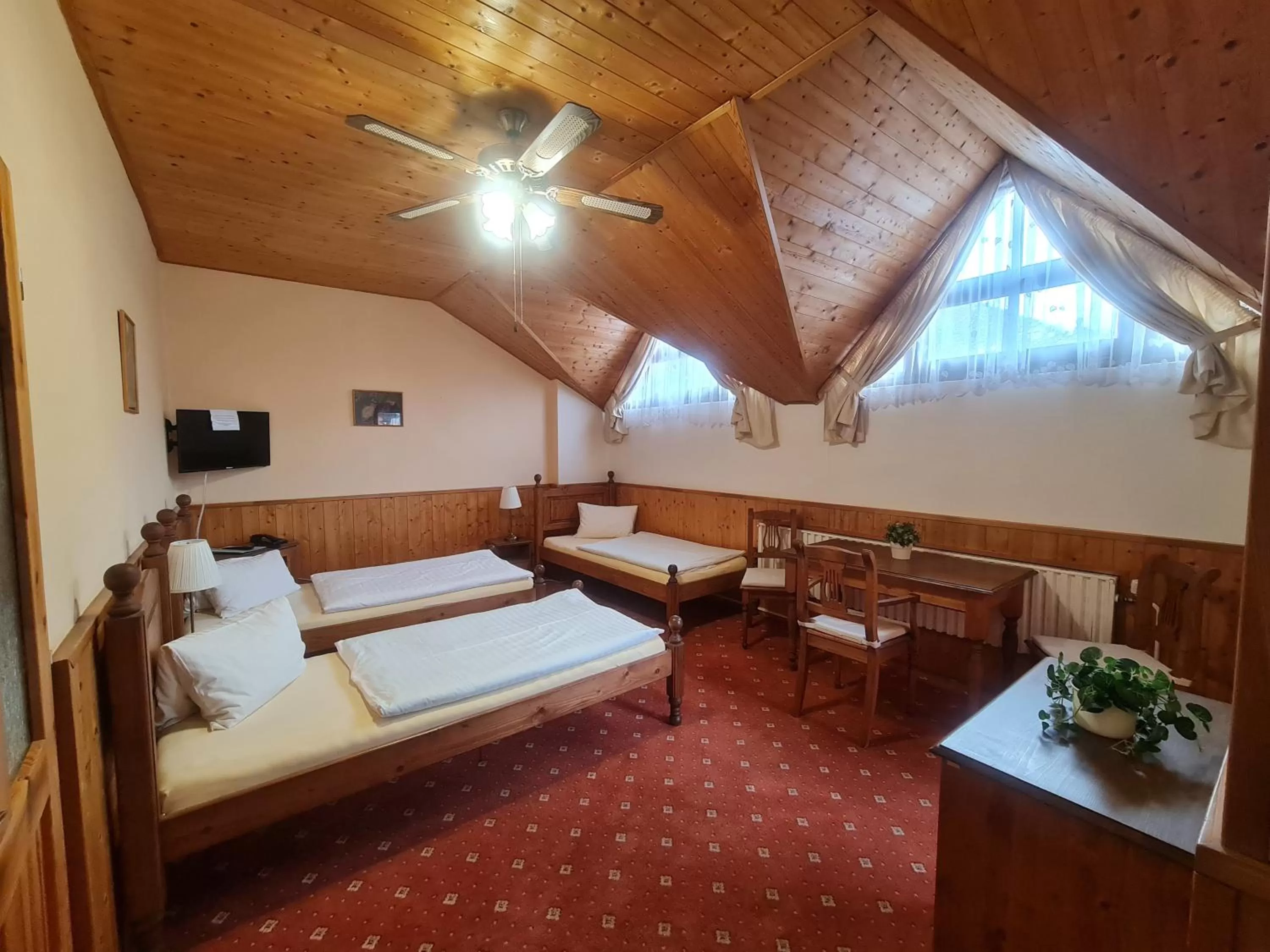 Bed in garni Hotel ASAS***