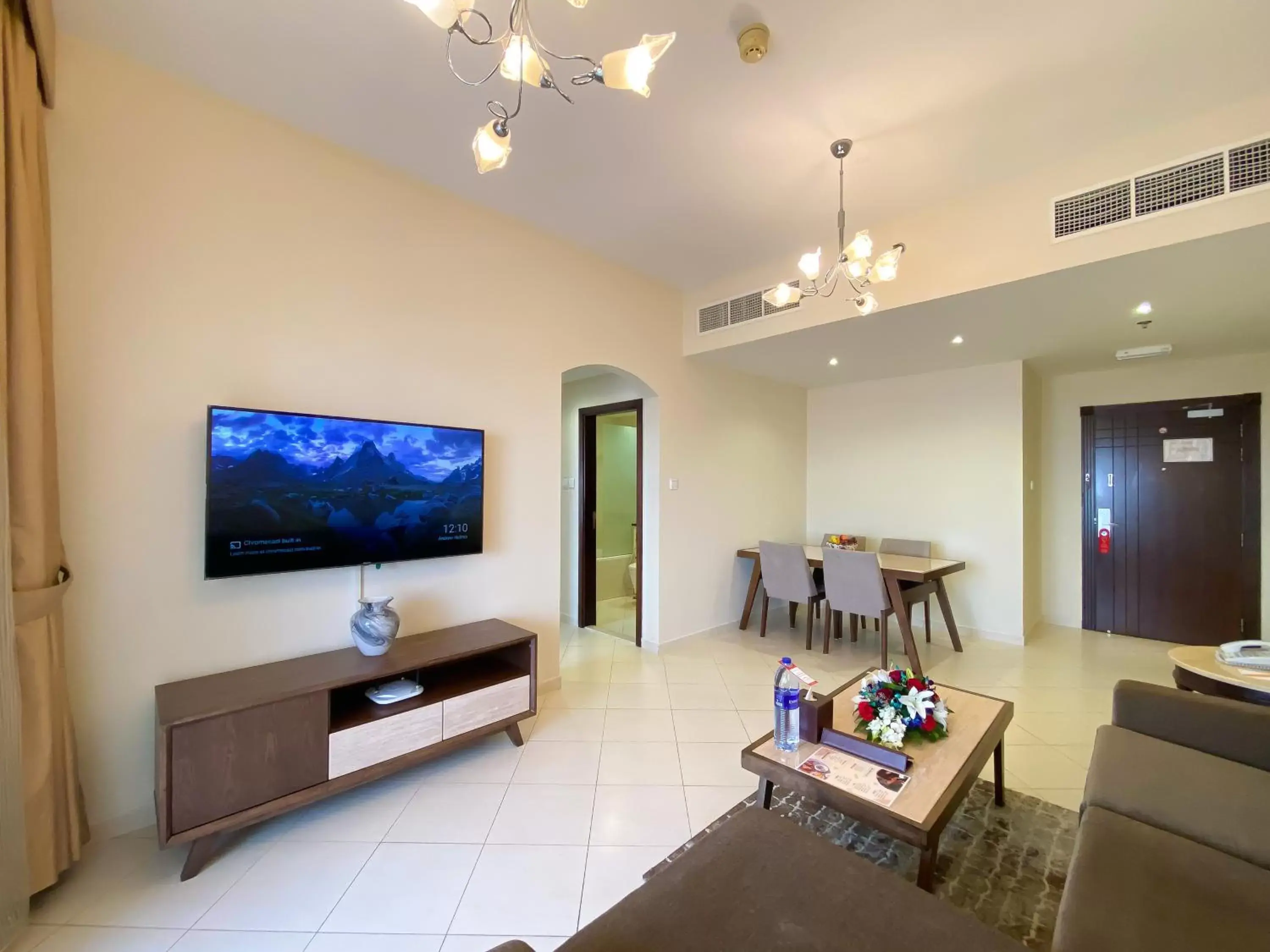 Communal lounge/ TV room in Auris Boutique Hotel Apartments - AlBarsha
