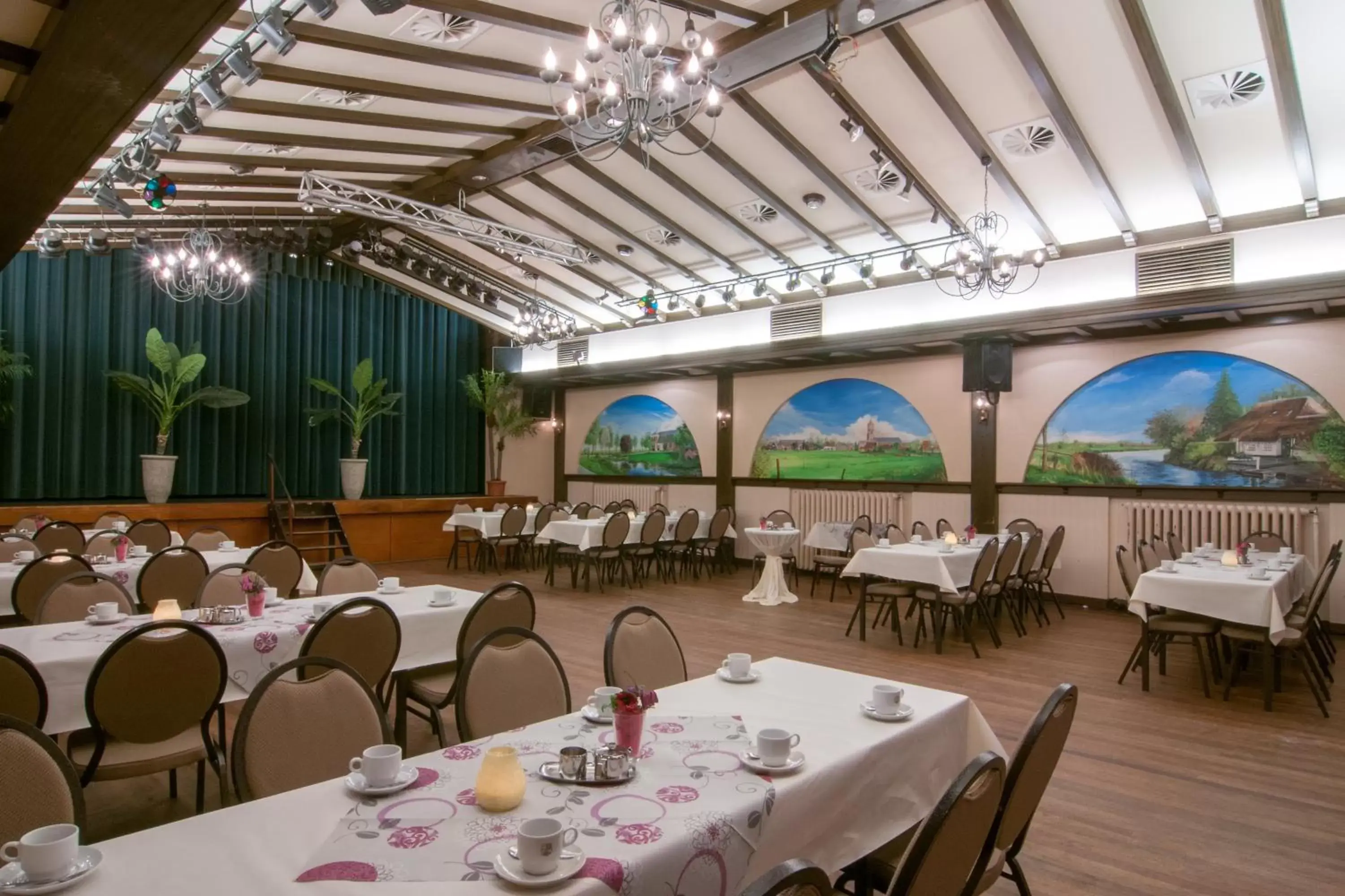 Banquet/Function facilities, Restaurant/Places to Eat in Het Wapen van Elst