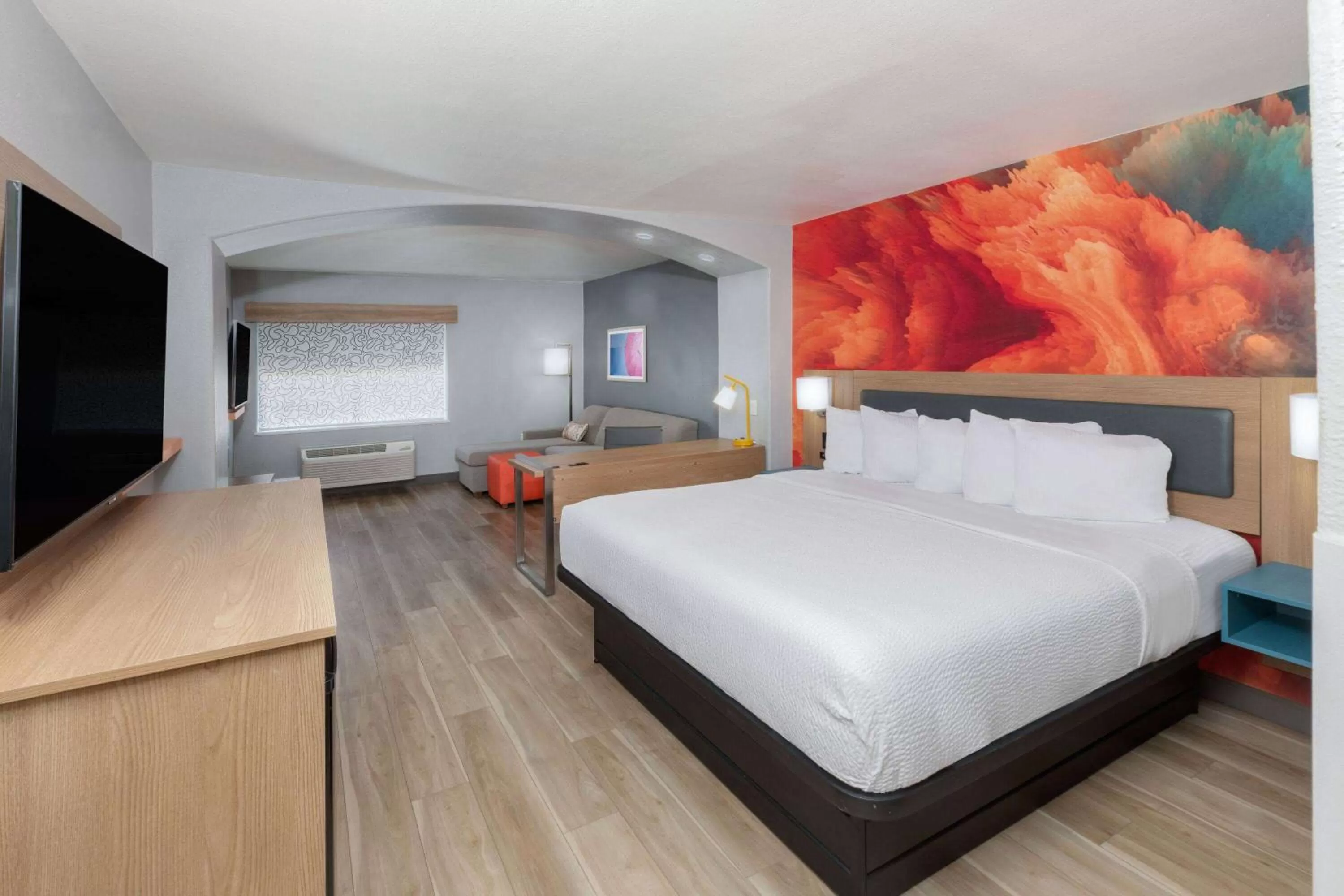 Photo of the whole room, Bed in La Quinta by Wyndham New Braunfels