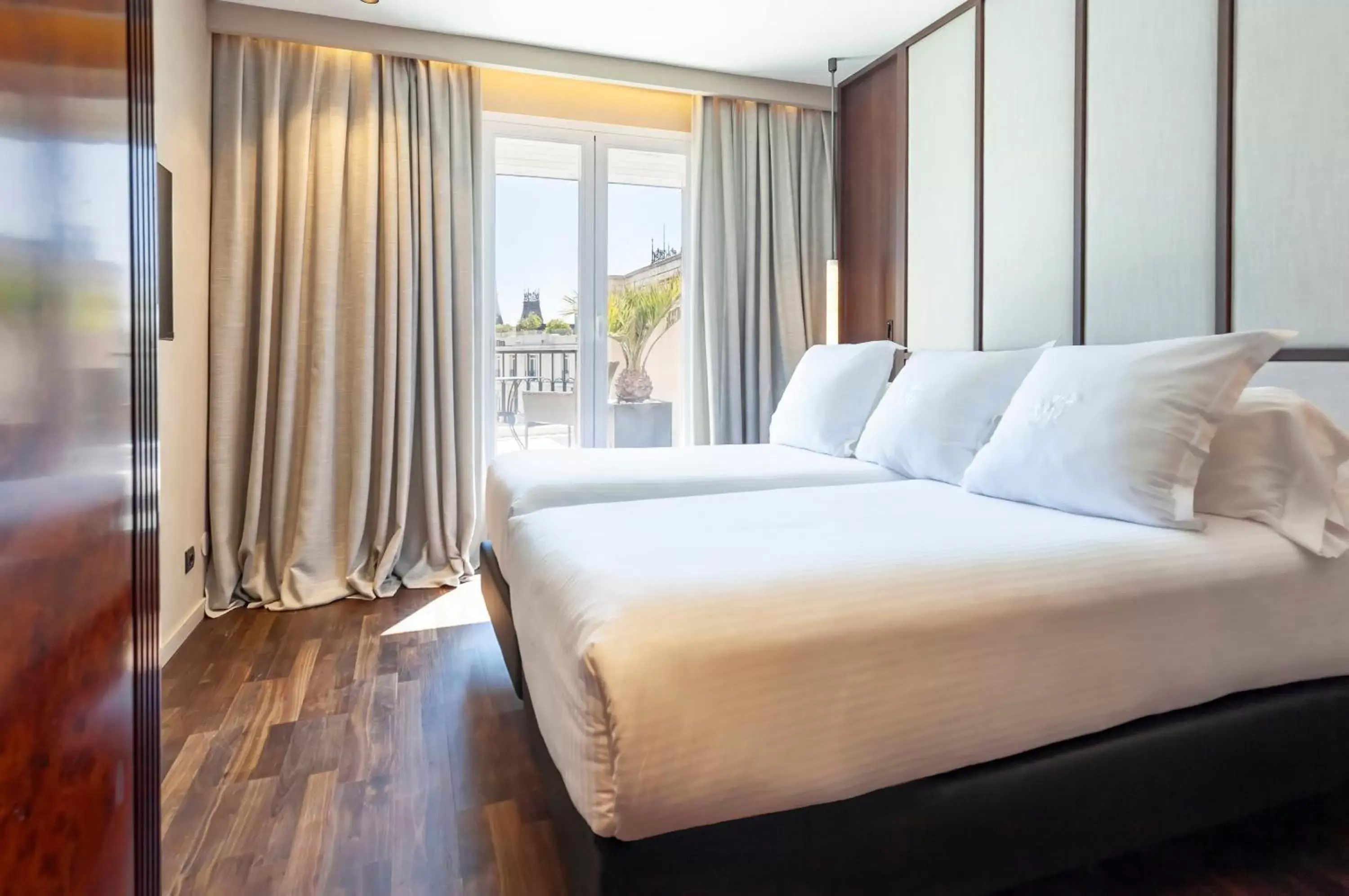 Bedroom, Bed in Hotel Villa Real, a member of Preferred Hotels & Resorts
