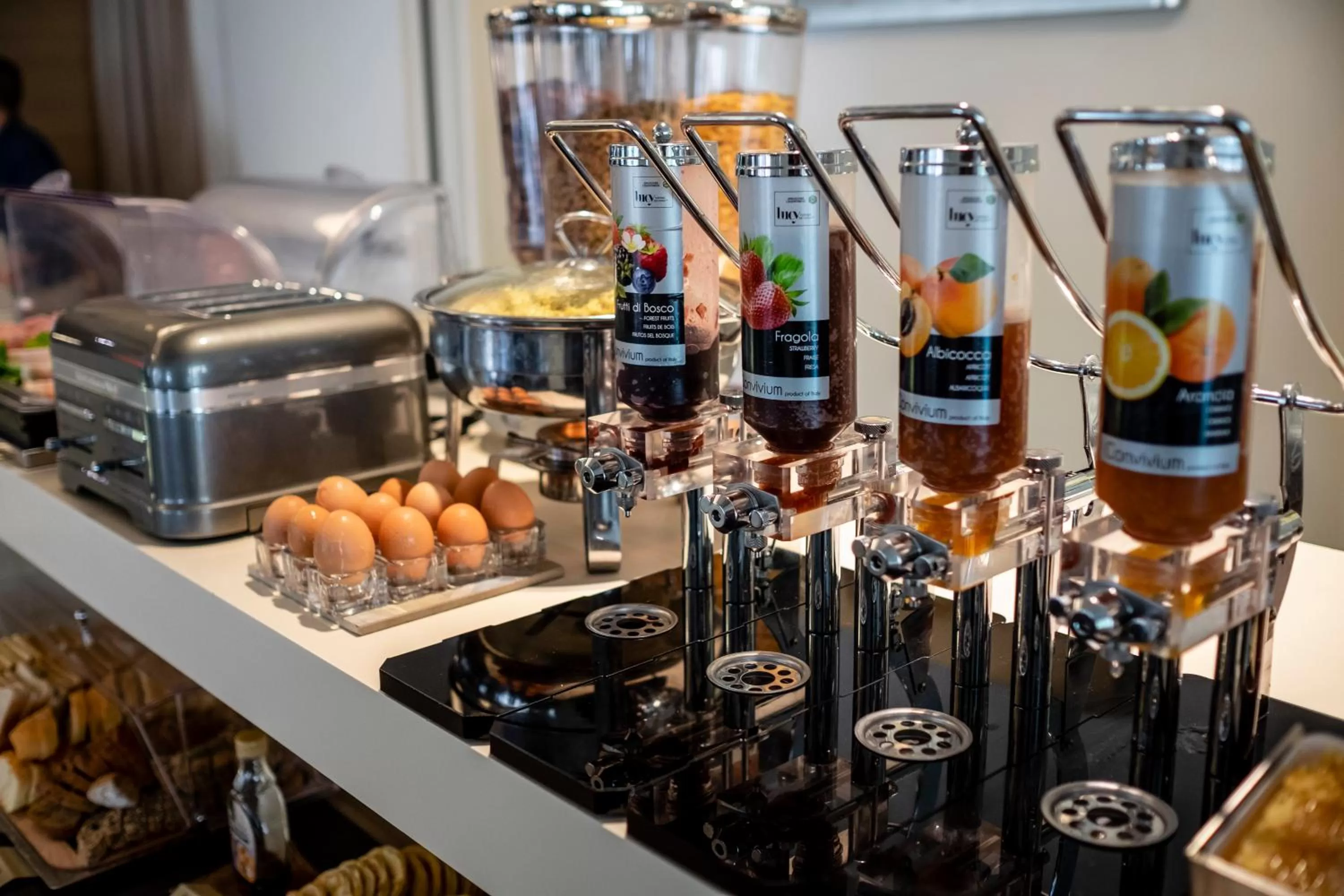 Buffet breakfast in Le Rose Spa Hotel