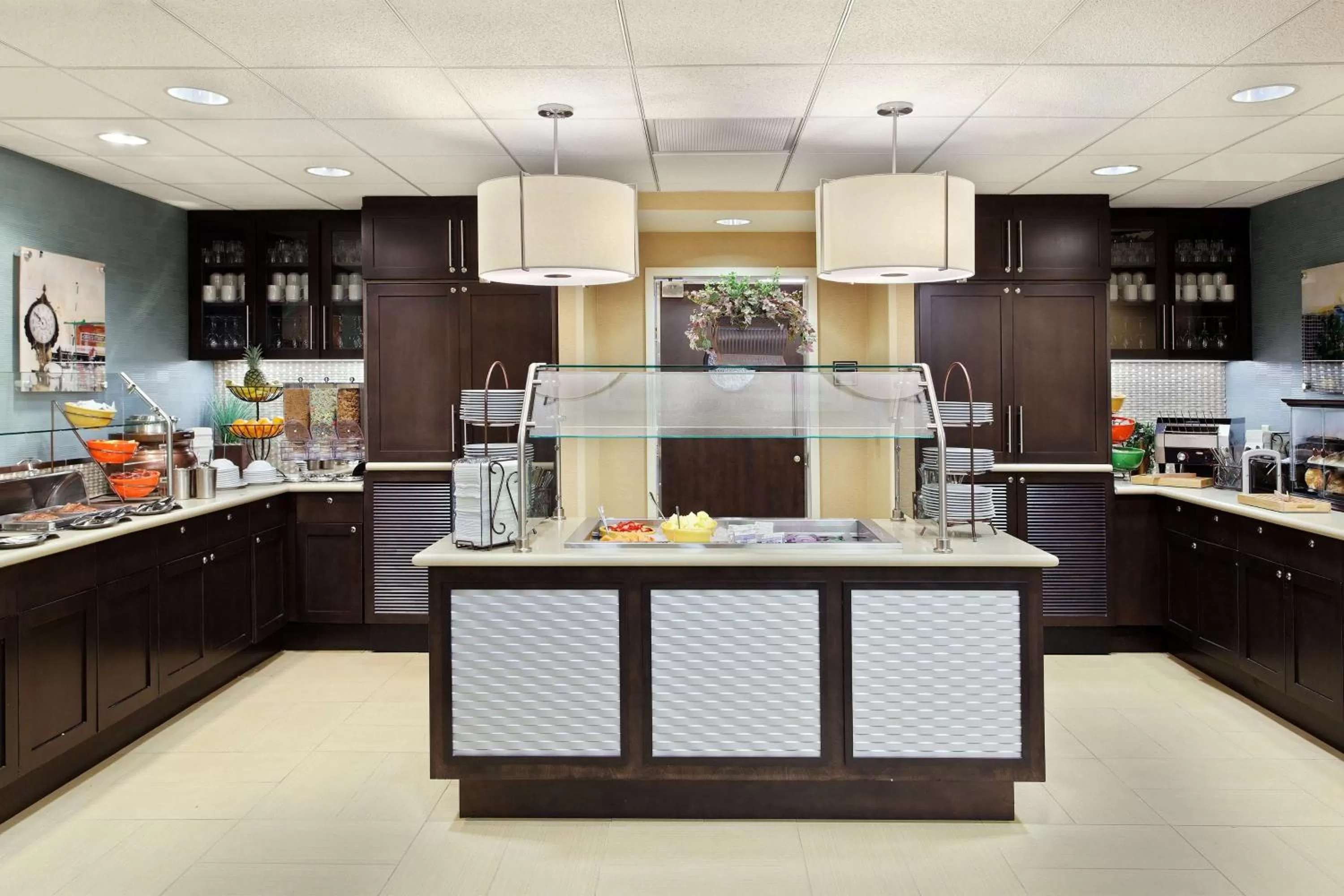 Food and drinks in Homewood Suites by Hilton Orlando Airport