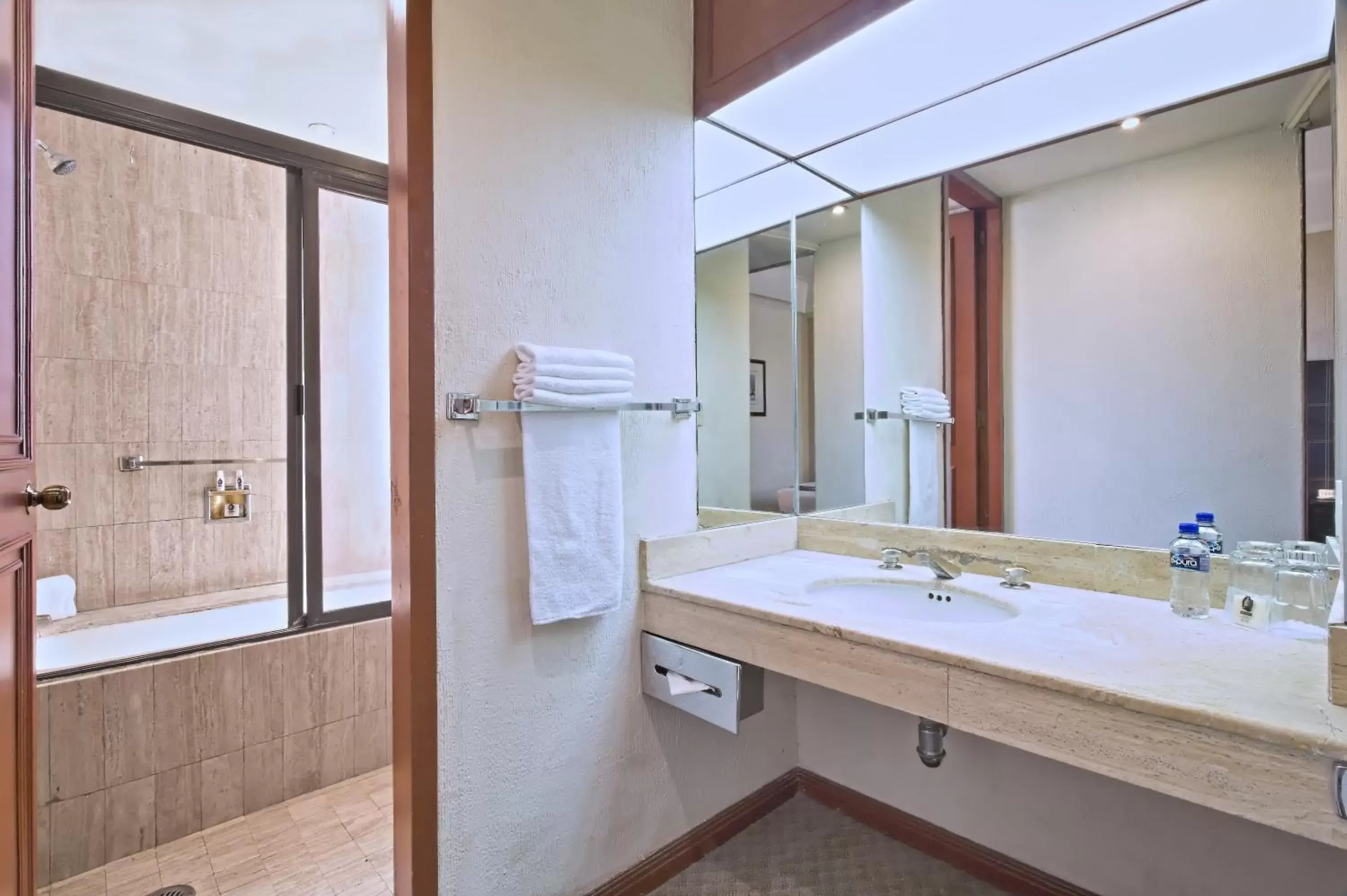 Shower, Bathroom in Hotel Imperial Reforma