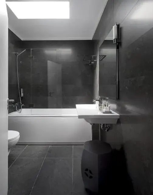 Bathroom in Furadouro Boutique Hotel Beach & SPA