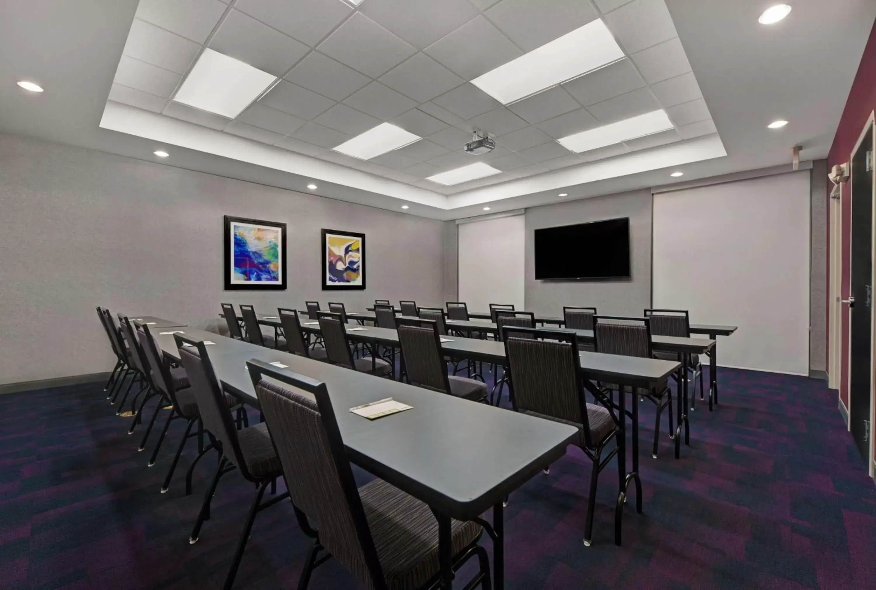 Meeting/conference room in Home2 Suites By Hilton Memphis Wolfchase Galleria