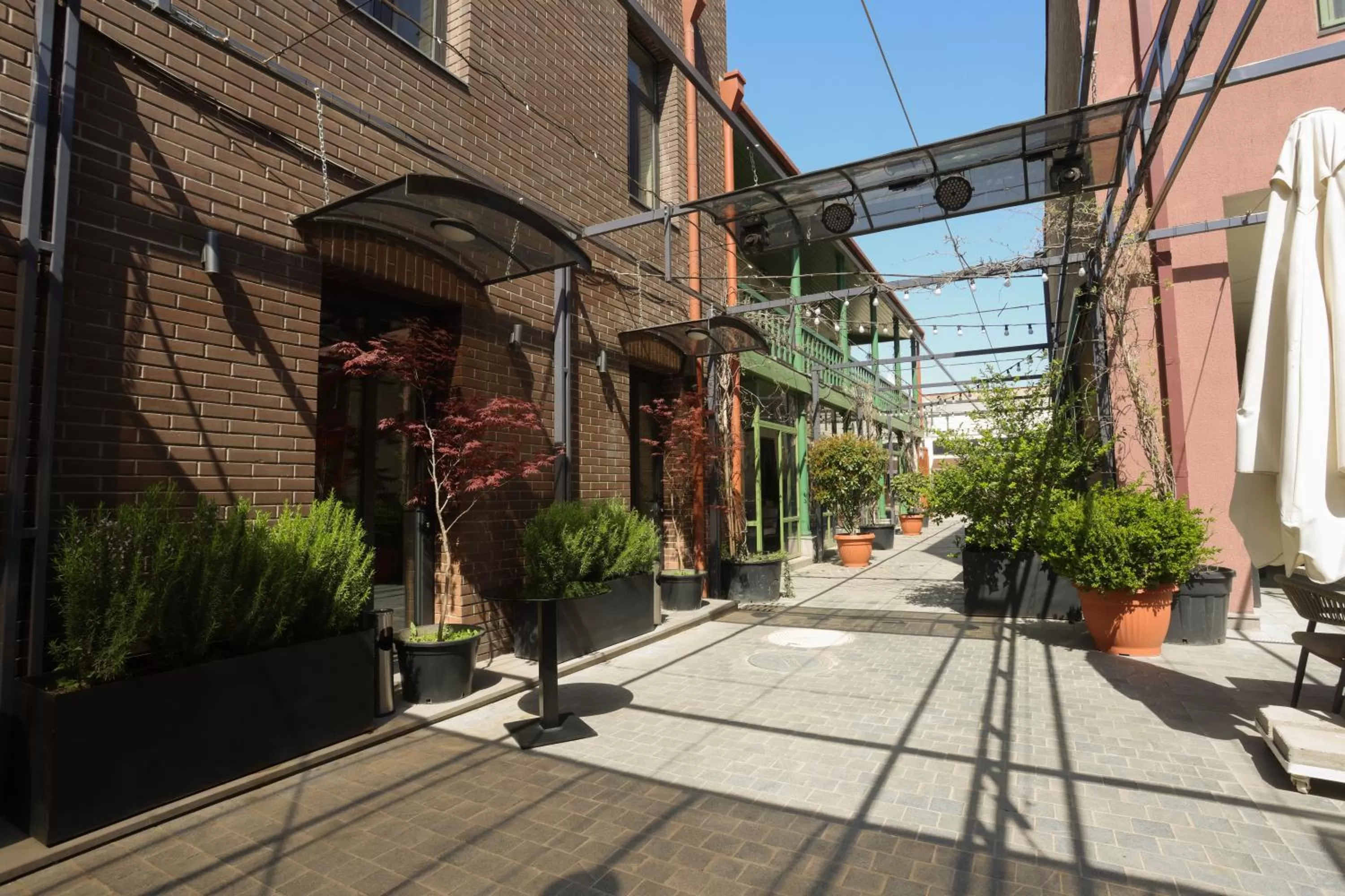 Restaurant/places to eat in Orbeliani Residence Hotel