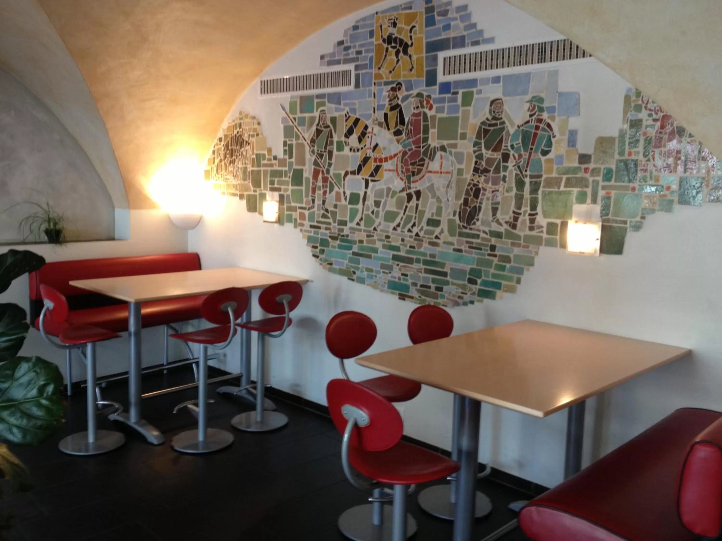 Restaurant/places to eat in Café-Conditorei Hotel Huber