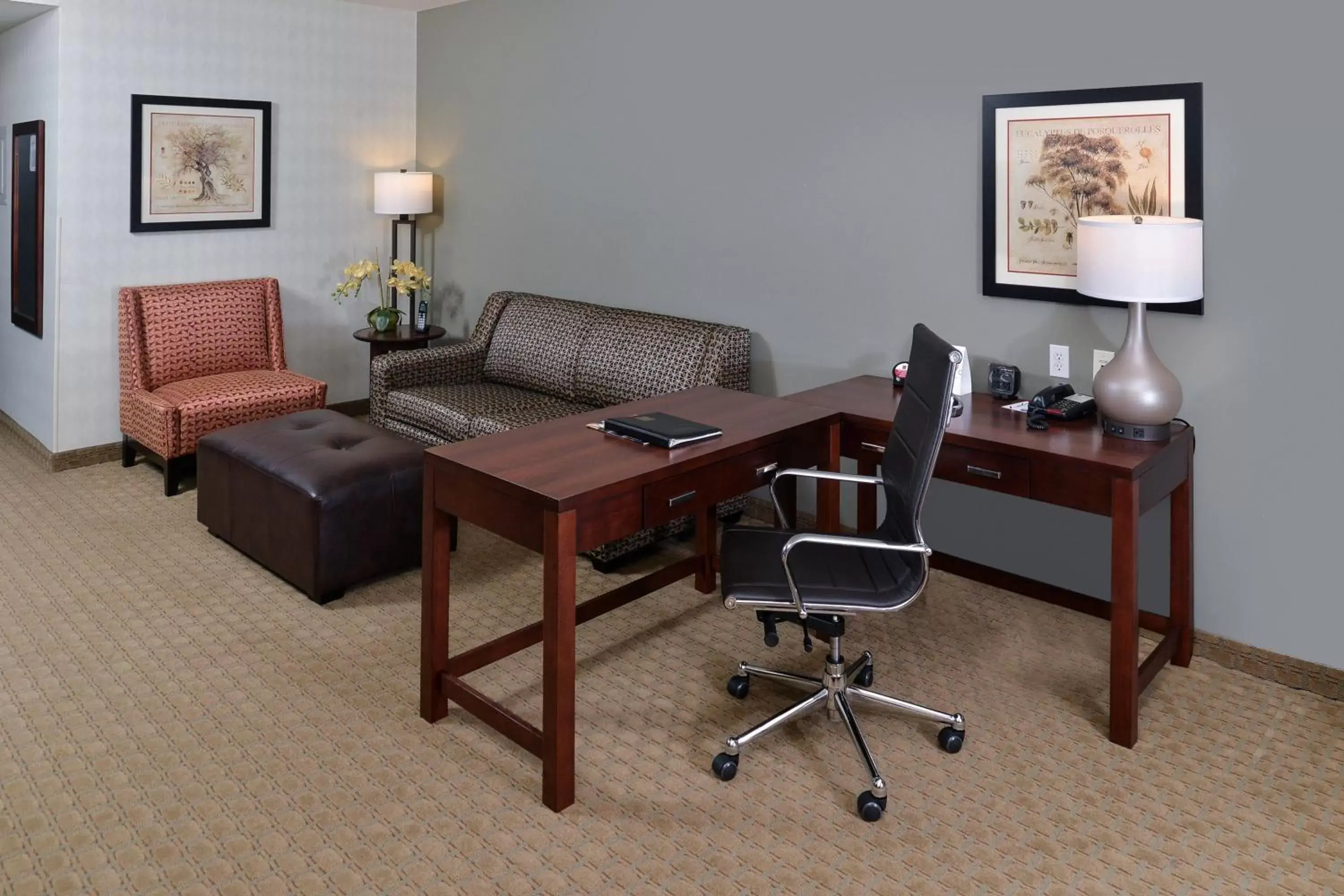 Seating Area in Comfort Suites Airport Tukwila Seattle