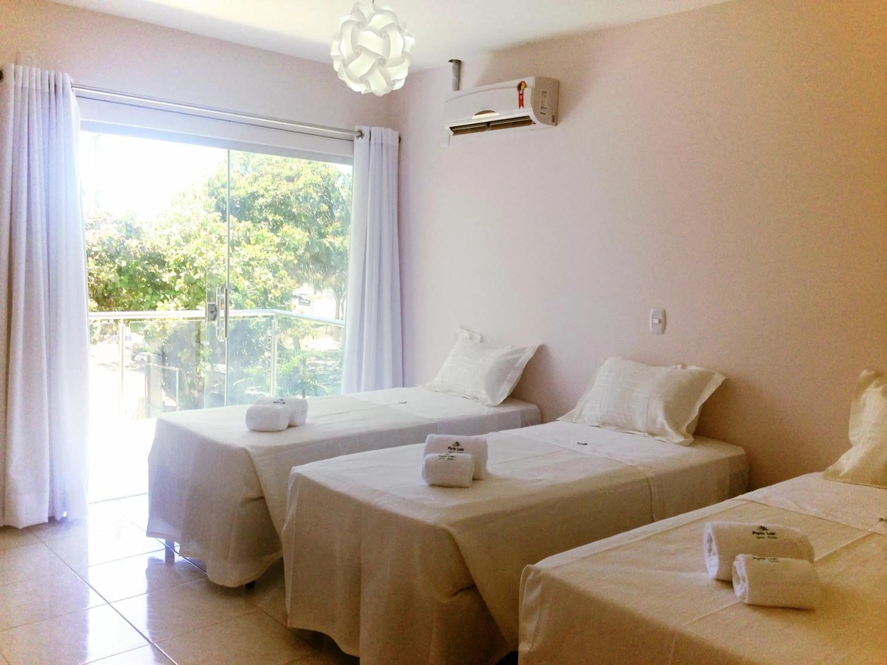 Bedroom, Bed in Porto Luar