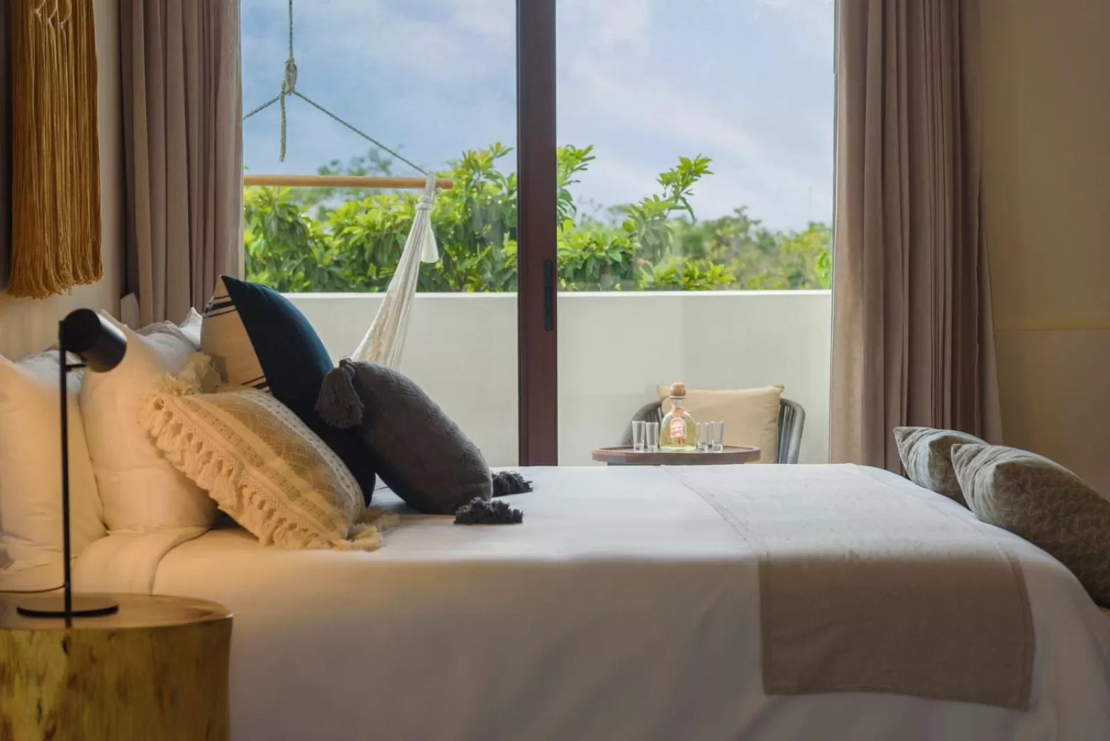 Bed in KASA Hotel Kuyen - Adults Only