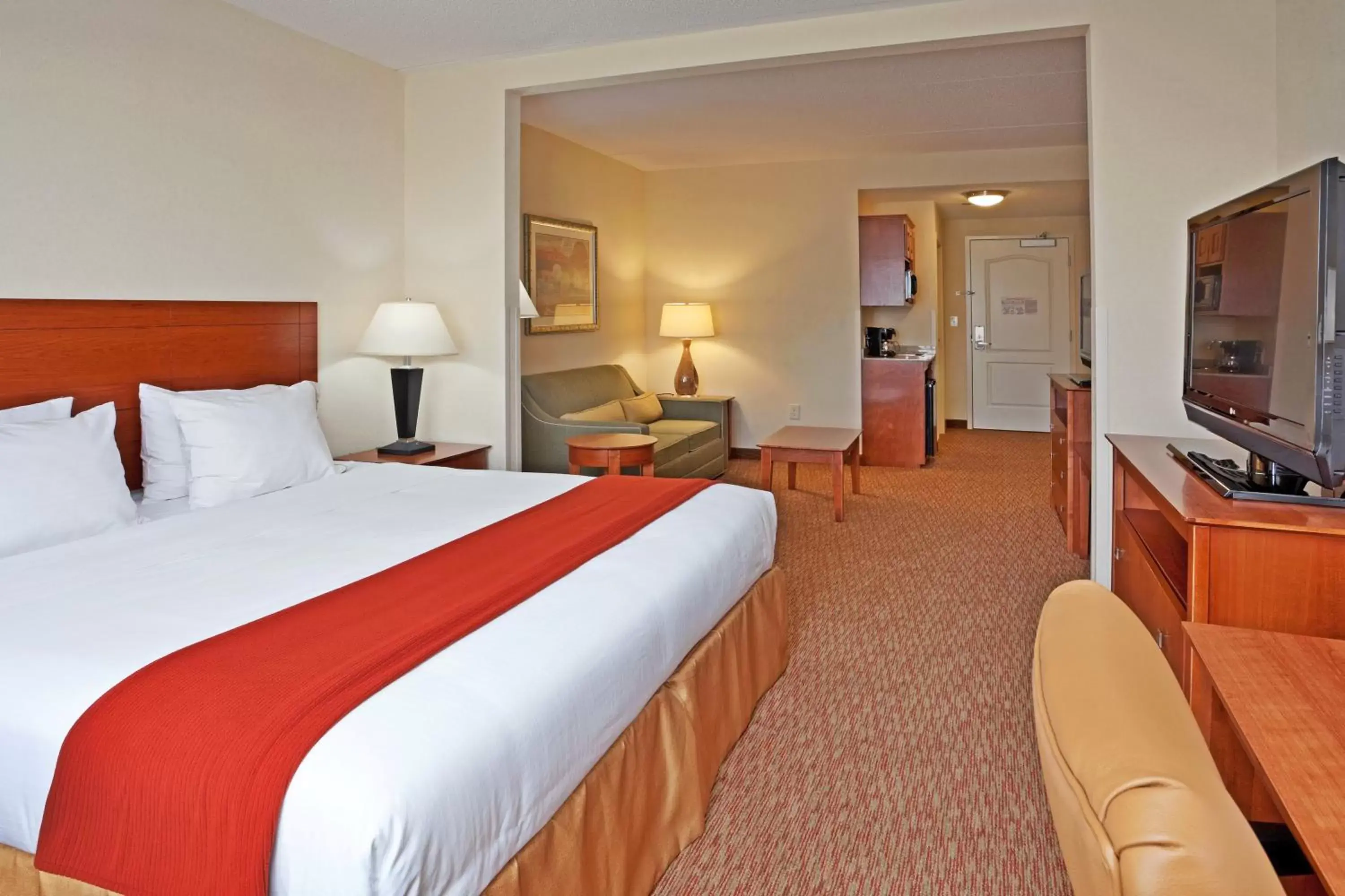 Bedroom, Bed in Holiday Inn Express Hotel & Suites Greensboro - Airport Area, an IHG Hotel