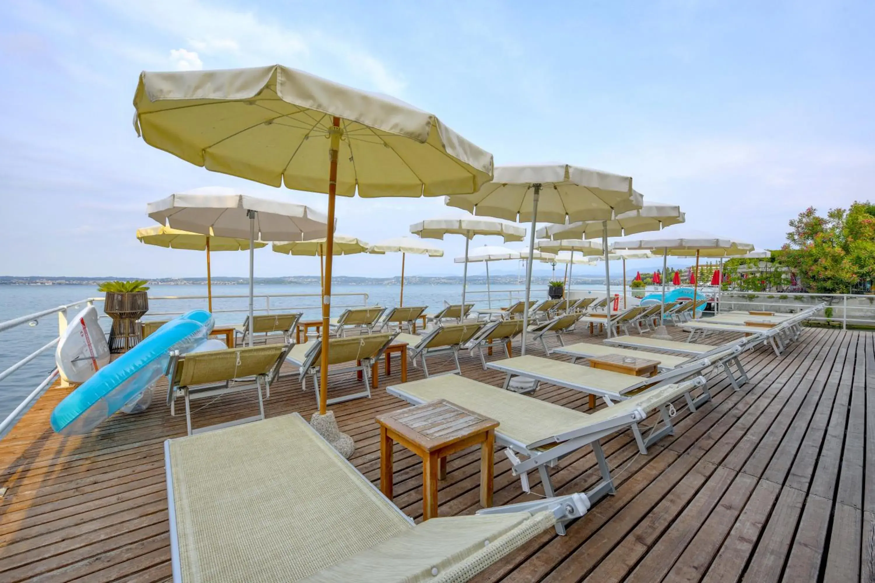 Solarium, Swimming Pool in Hotel Flaminia