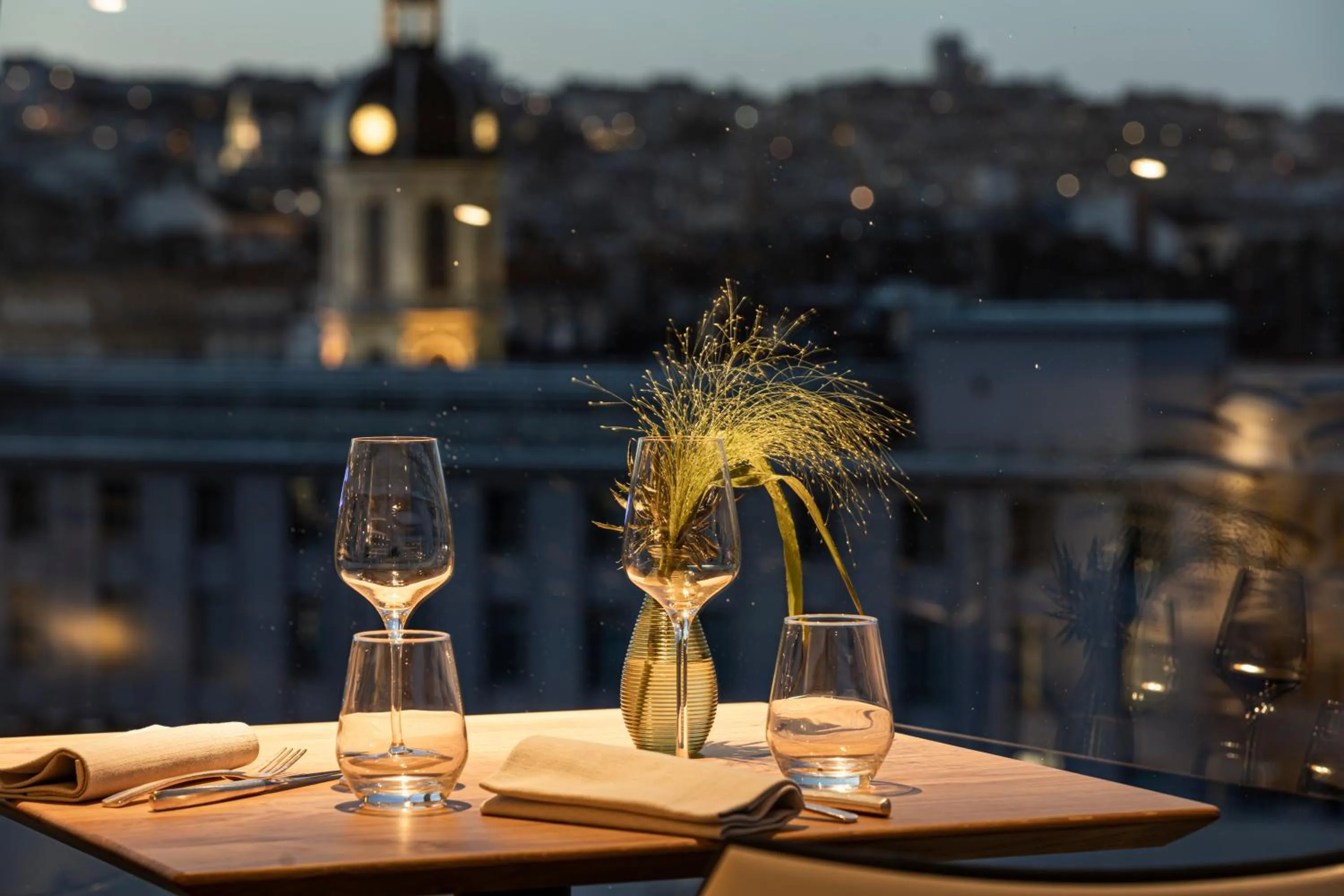 Restaurant/places to eat in Sofitel Lyon Bellecour