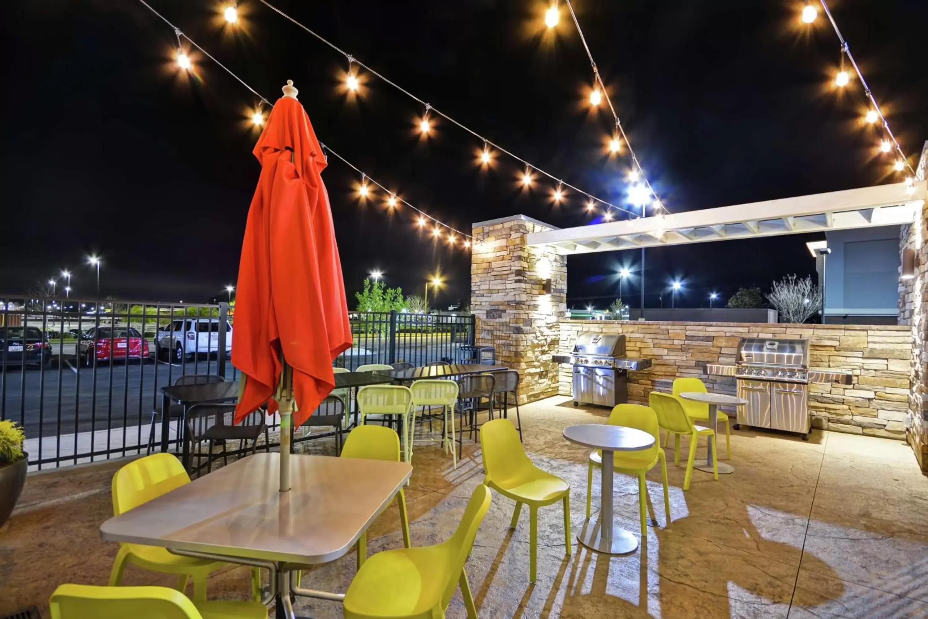 Patio, Lounge/Bar in Home2 Suites By Hilton Warner Robins