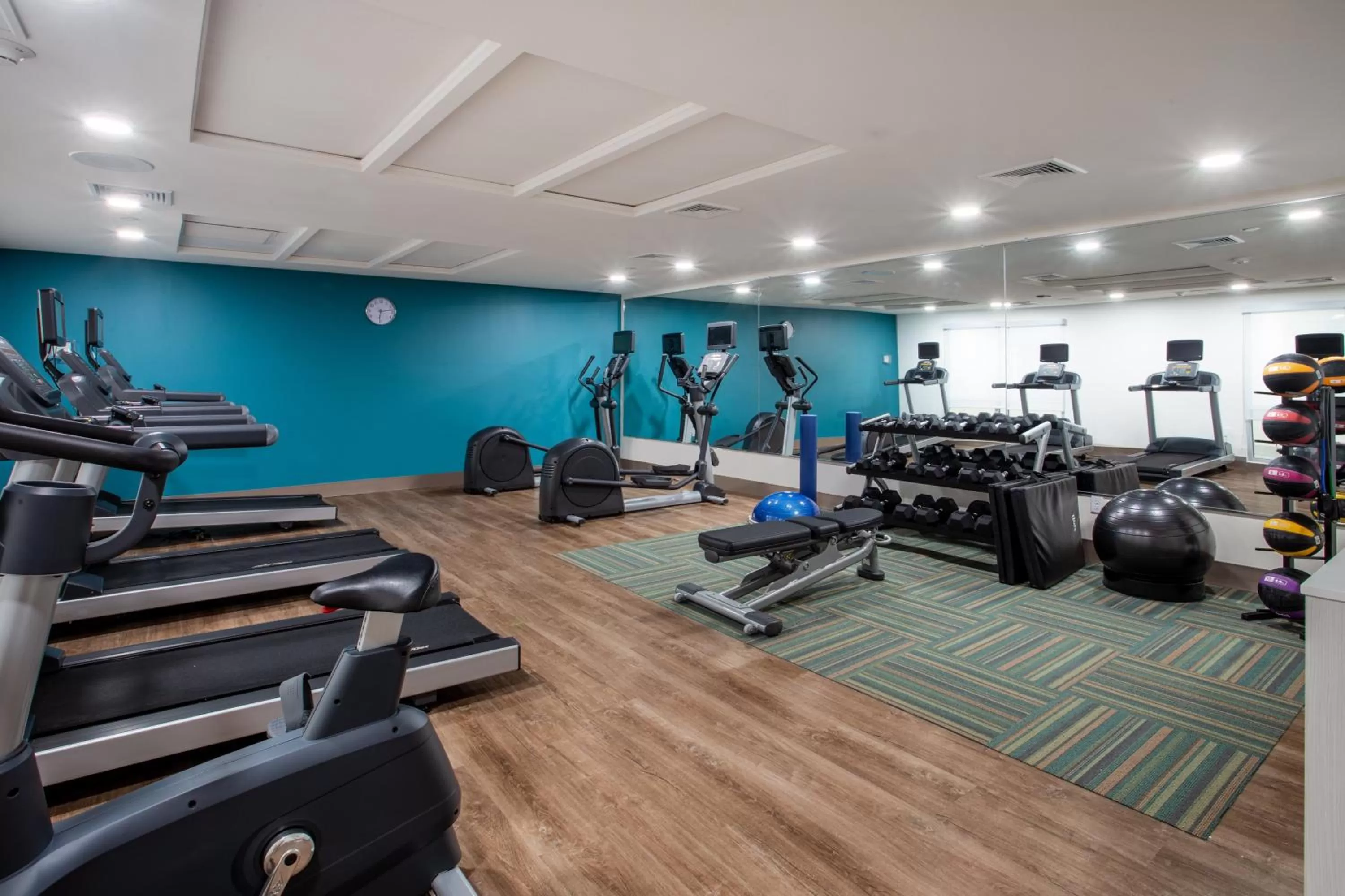Fitness centre/facilities in Holiday Inn Express & Suites - Deland South by IHG