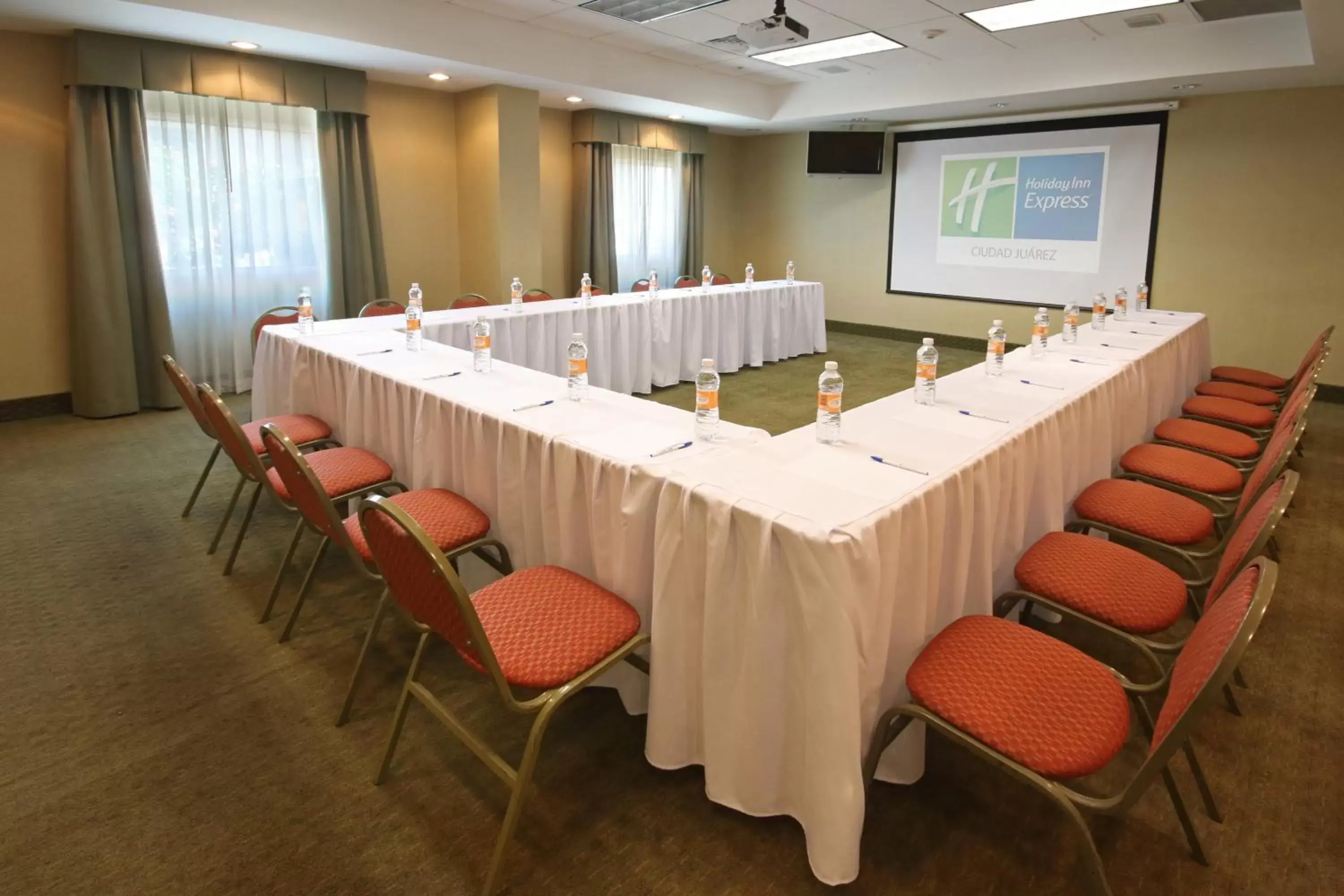 Meeting/conference room in Holiday Inn Express Hotel & Suites CD. Juarez - Las Misiones, an IHG Hotel