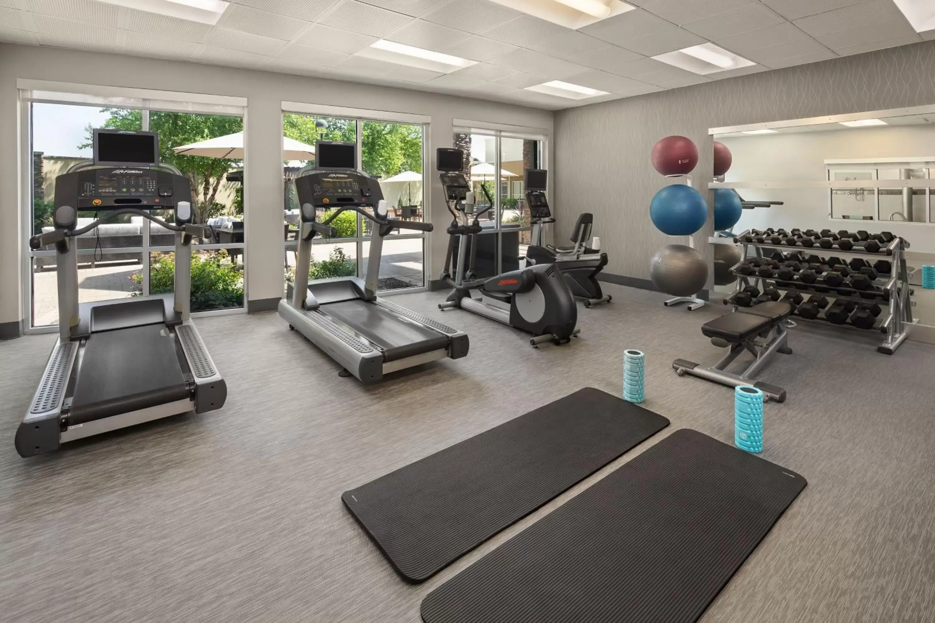 Fitness centre/facilities, Fitness Center/Facilities in Courtyard Mankato Hotel & Event Center