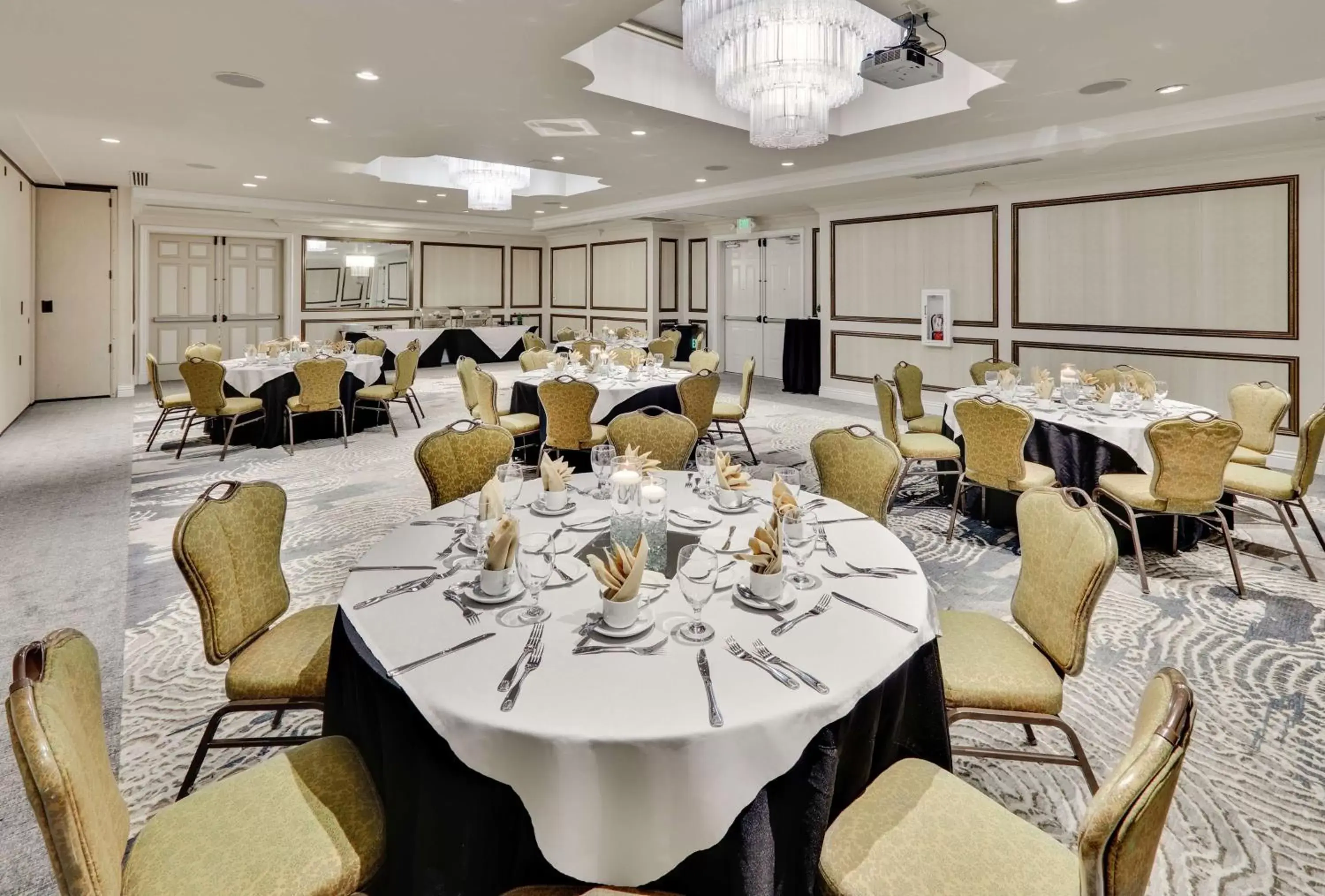 Meeting/conference room, Restaurant/Places to Eat in Hilton Garden Inn San Diego Del Mar