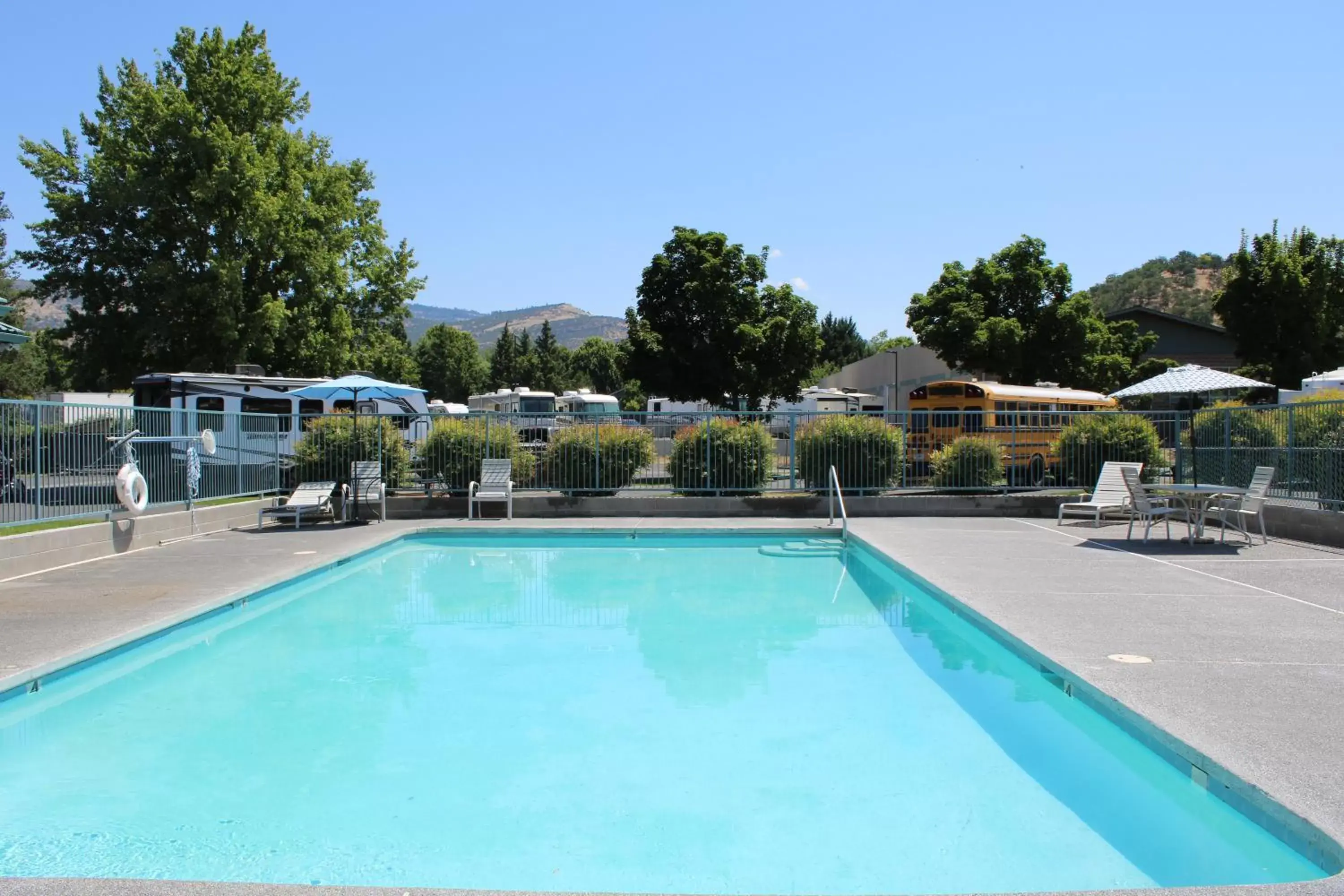 Swimming Pool in Americas Best Value Inn - Phoenix / Ashland