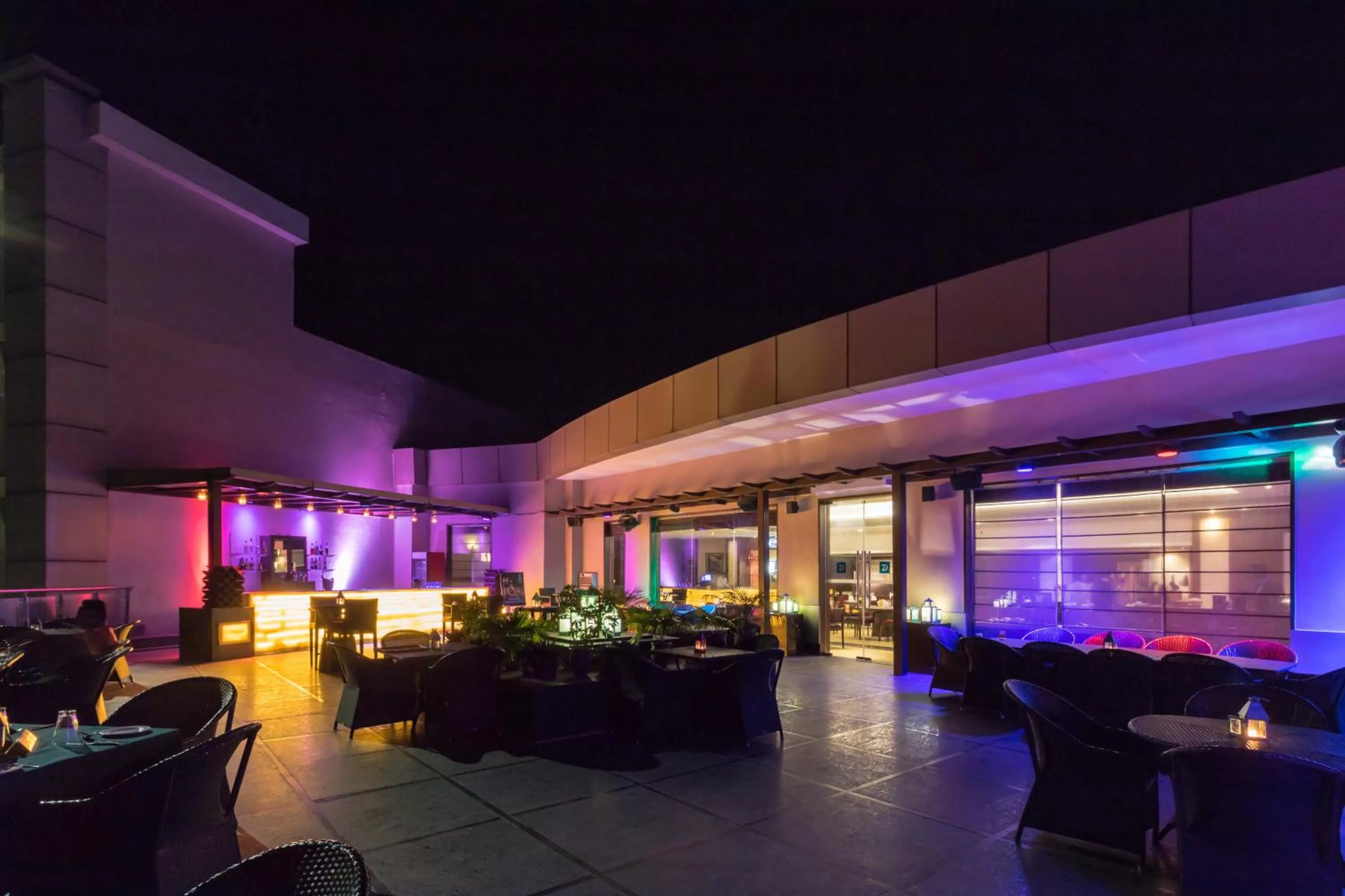 Restaurant/places to eat in Golden Tulip Chandigarh, Panchkula