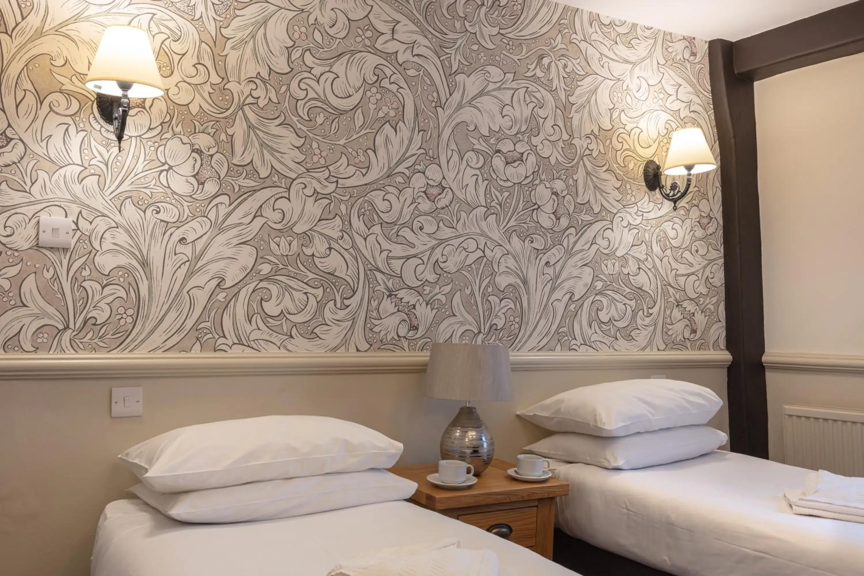 Twin Room in The New Inn by Roomsbooked Twin Room in The New Inn by Roomsbooked