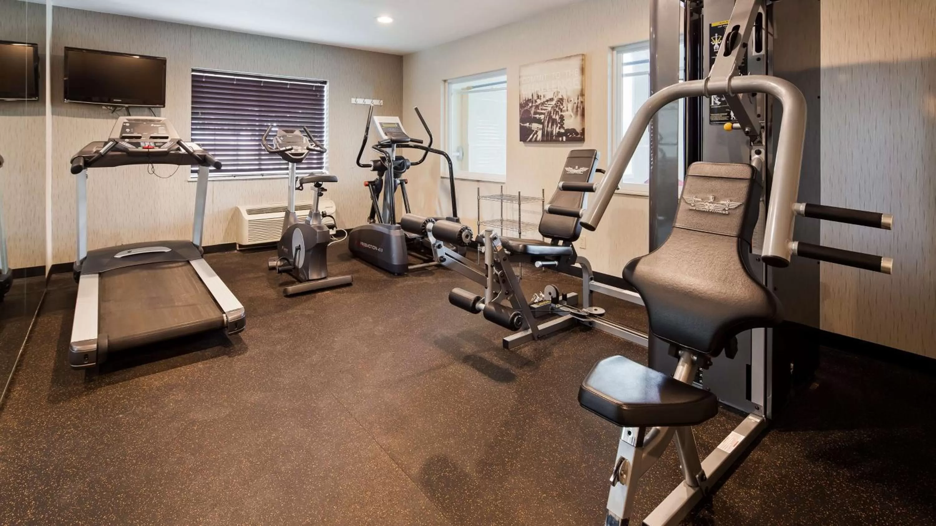 Fitness centre/facilities in Best Western Crown Inn & Suites - Batavia