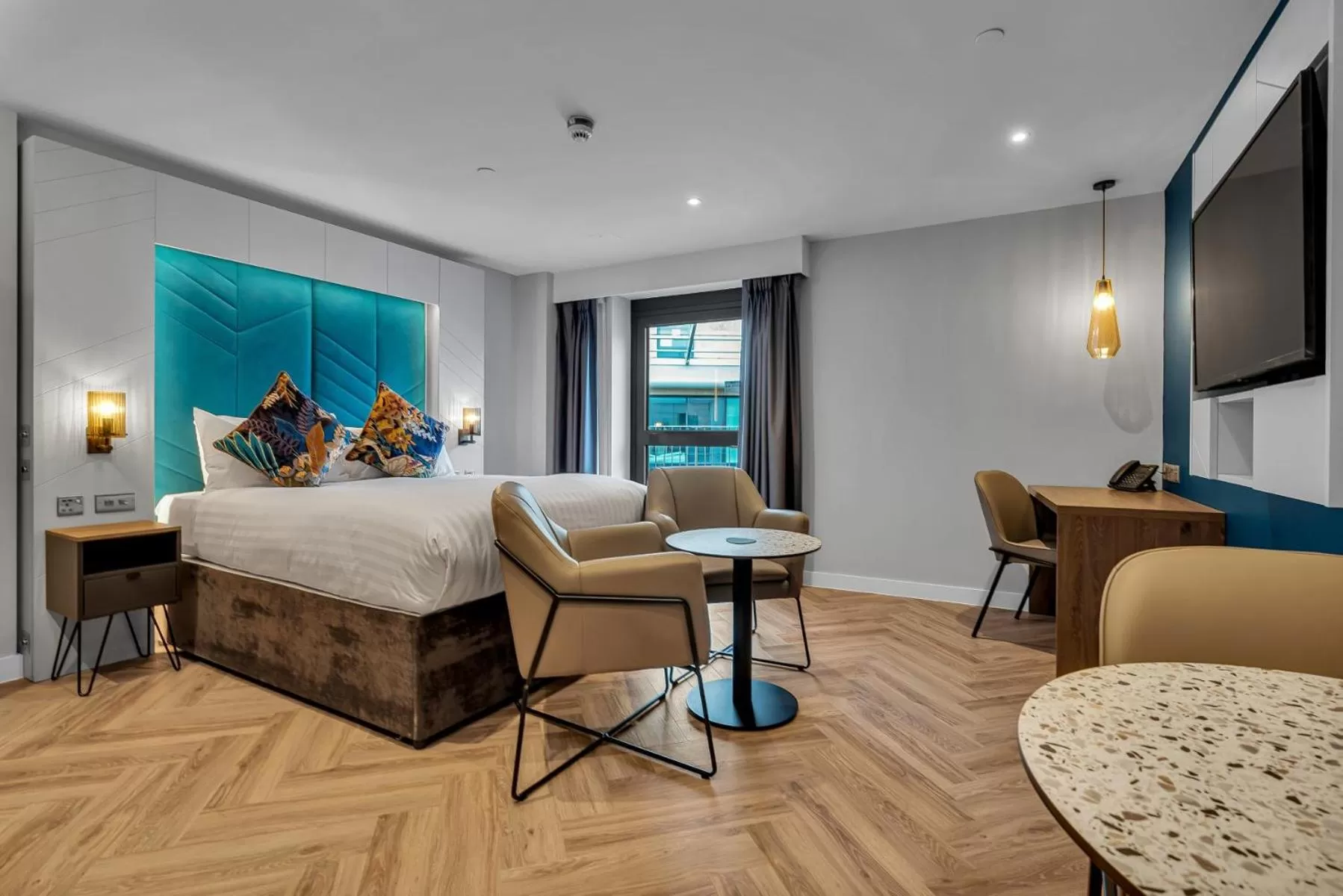 Bedroom, Bed in Roomzzz Edinburgh