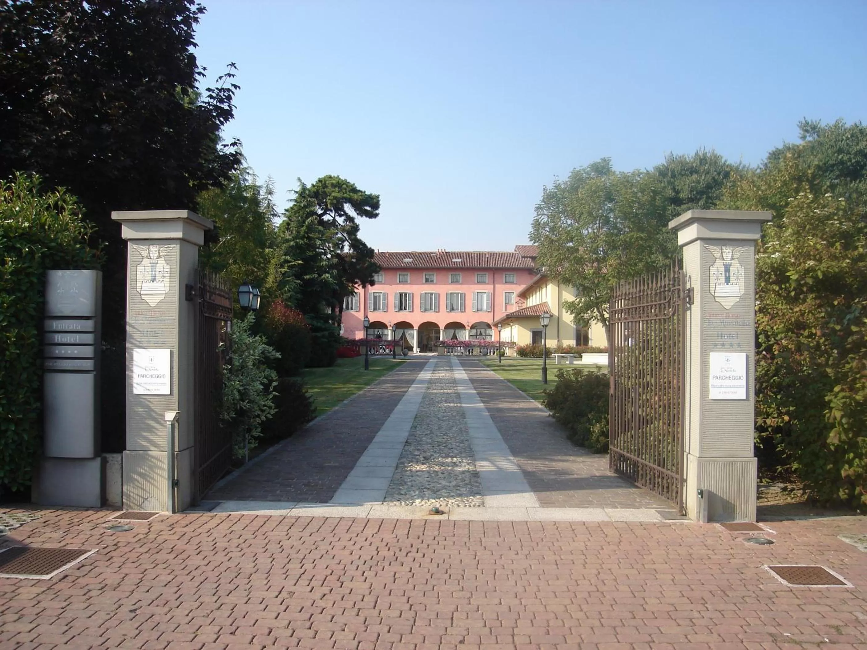 Garden in Bes Hotel Bergamo Cologno al Serio