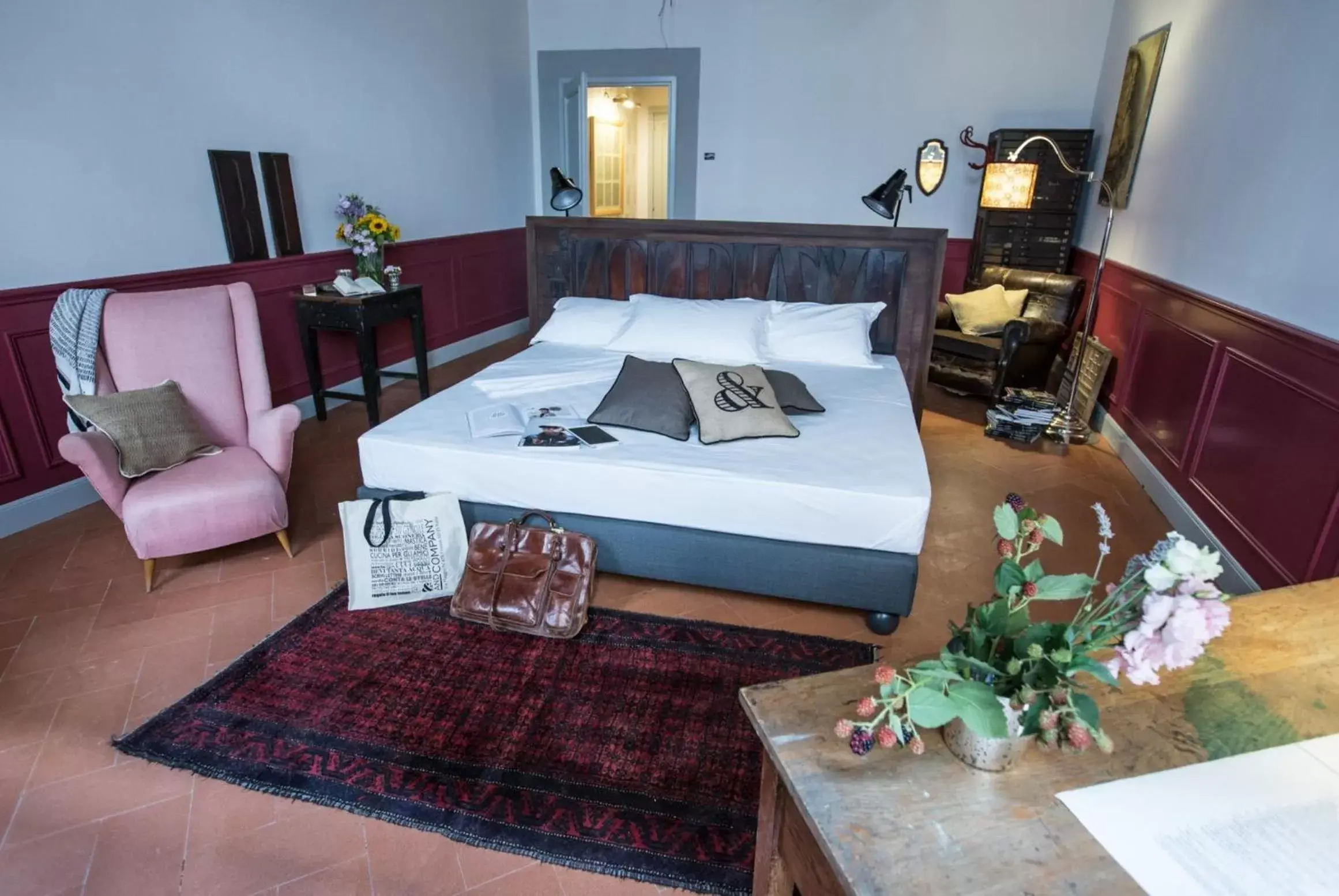 Bed in Soprarno Suites