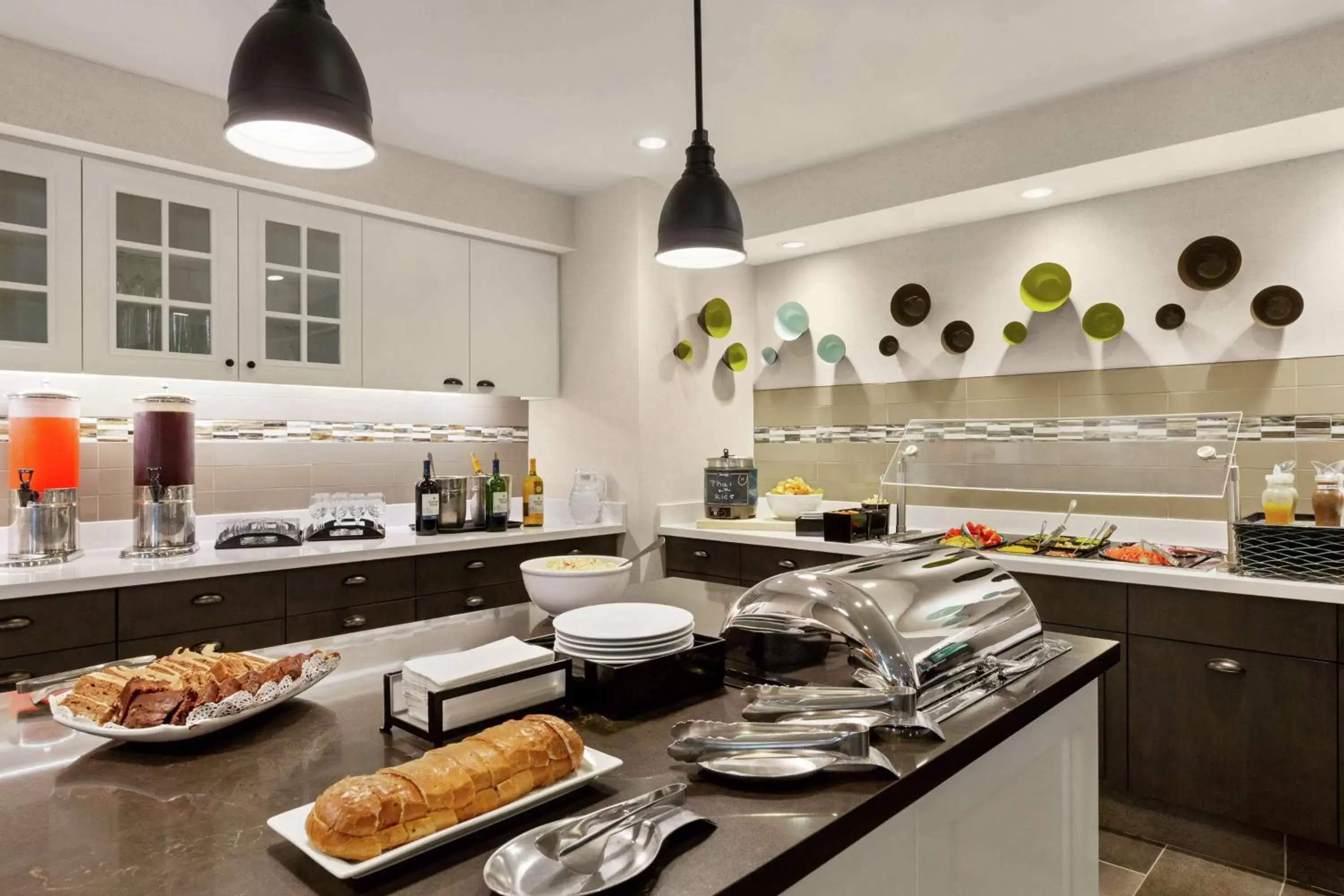 Breakfast, Kitchen/Kitchenette in Homewood Suites by Hilton Dallas-DFW Airport N-Grapevine