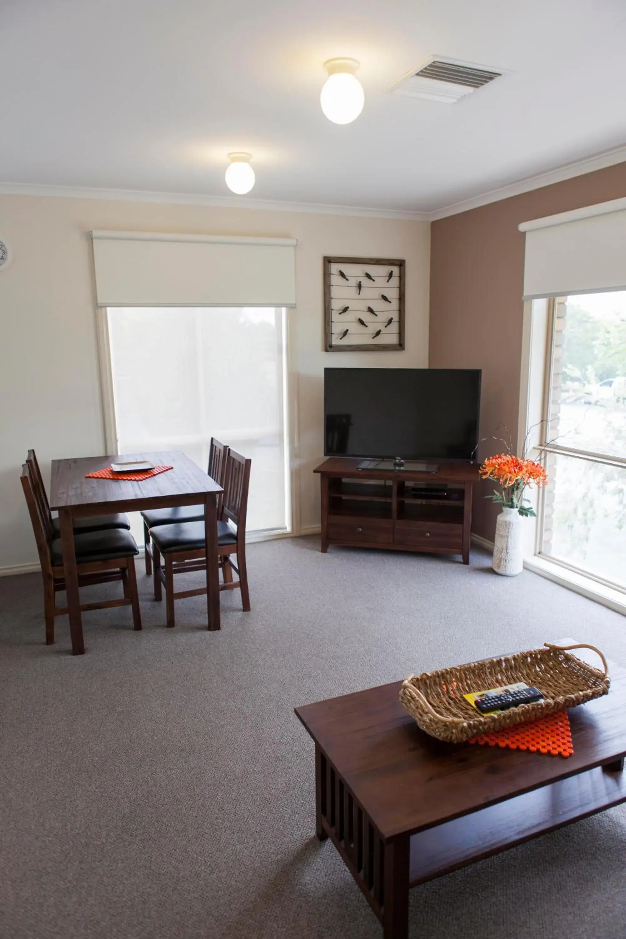 Living room, Seating Area in Airport Tourist Village Melbourne