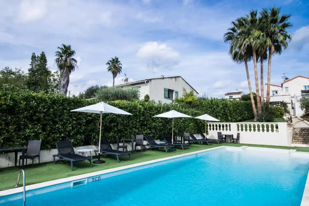 Swimming Pool in La Bastide