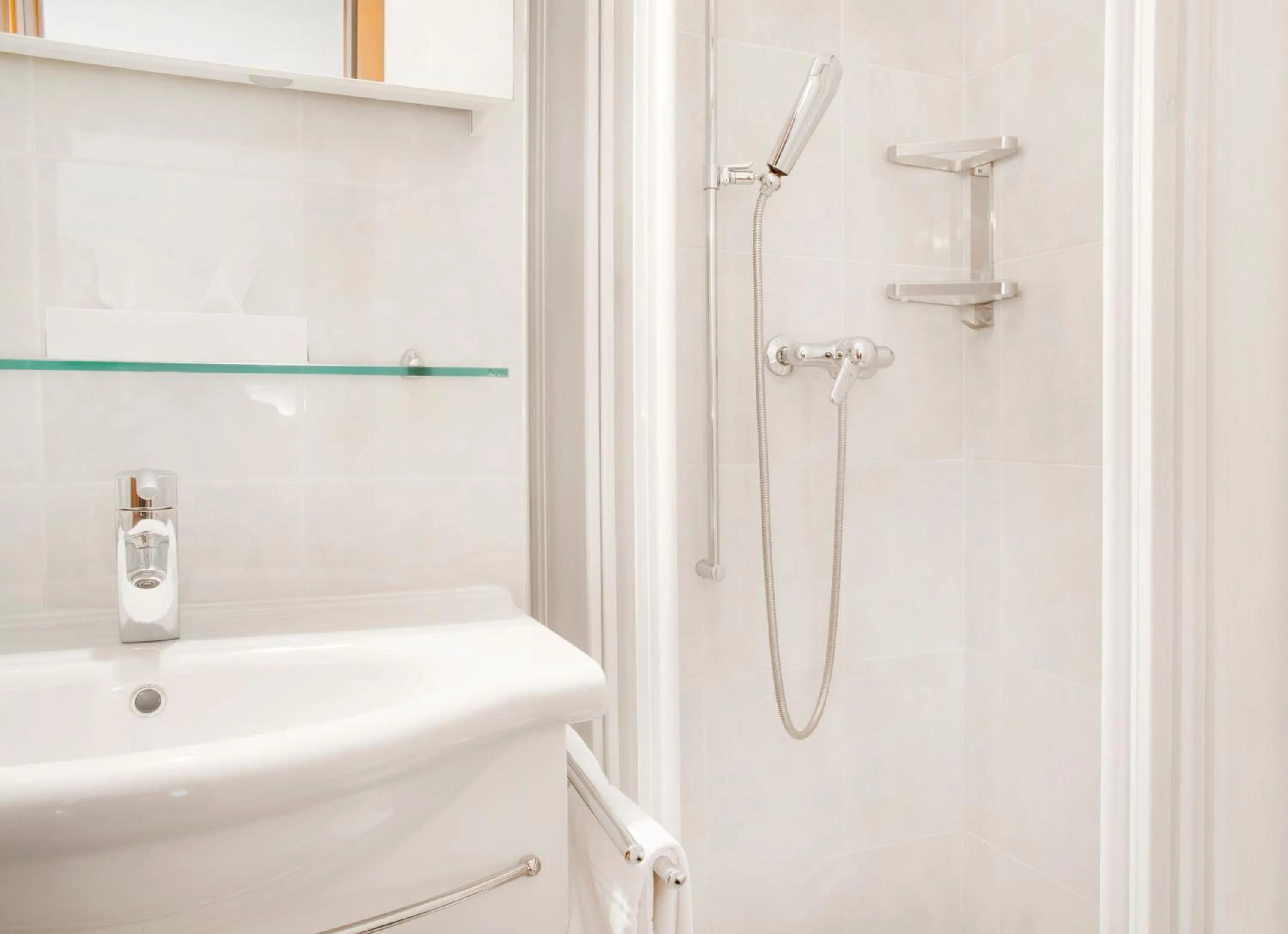 Bathroom in Hotel Hemizeus & Iremia Spa